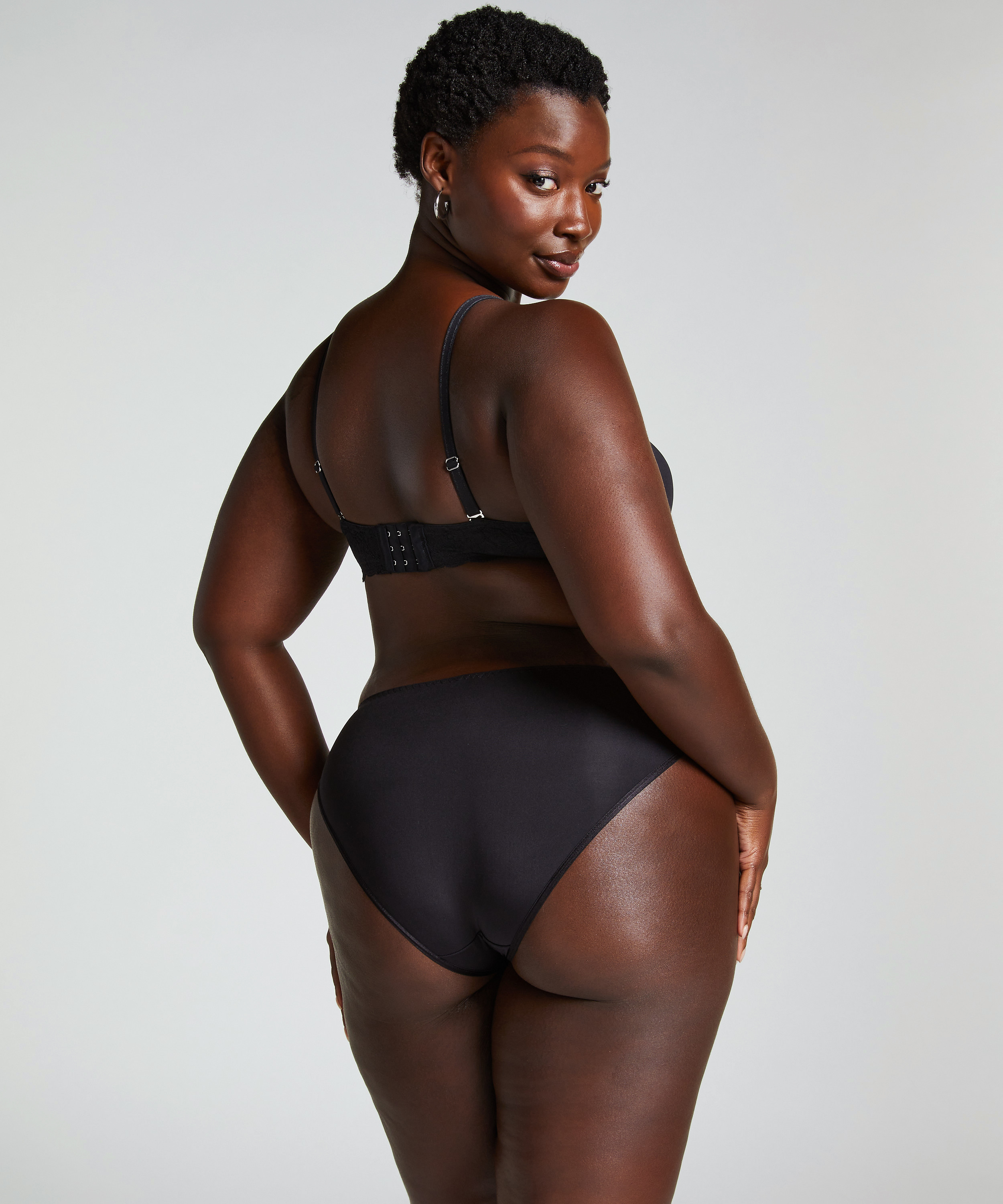 Soutien-gorge à armatures préformé sans bretelles Angie, Noir, main