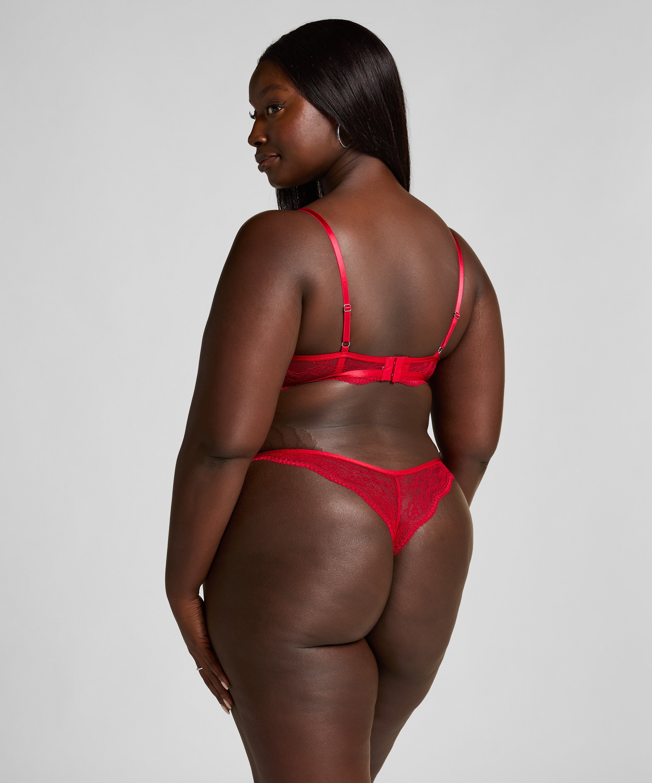 Soutien-gorge non-rembourré à armatures Isabelle, Rouge, main
