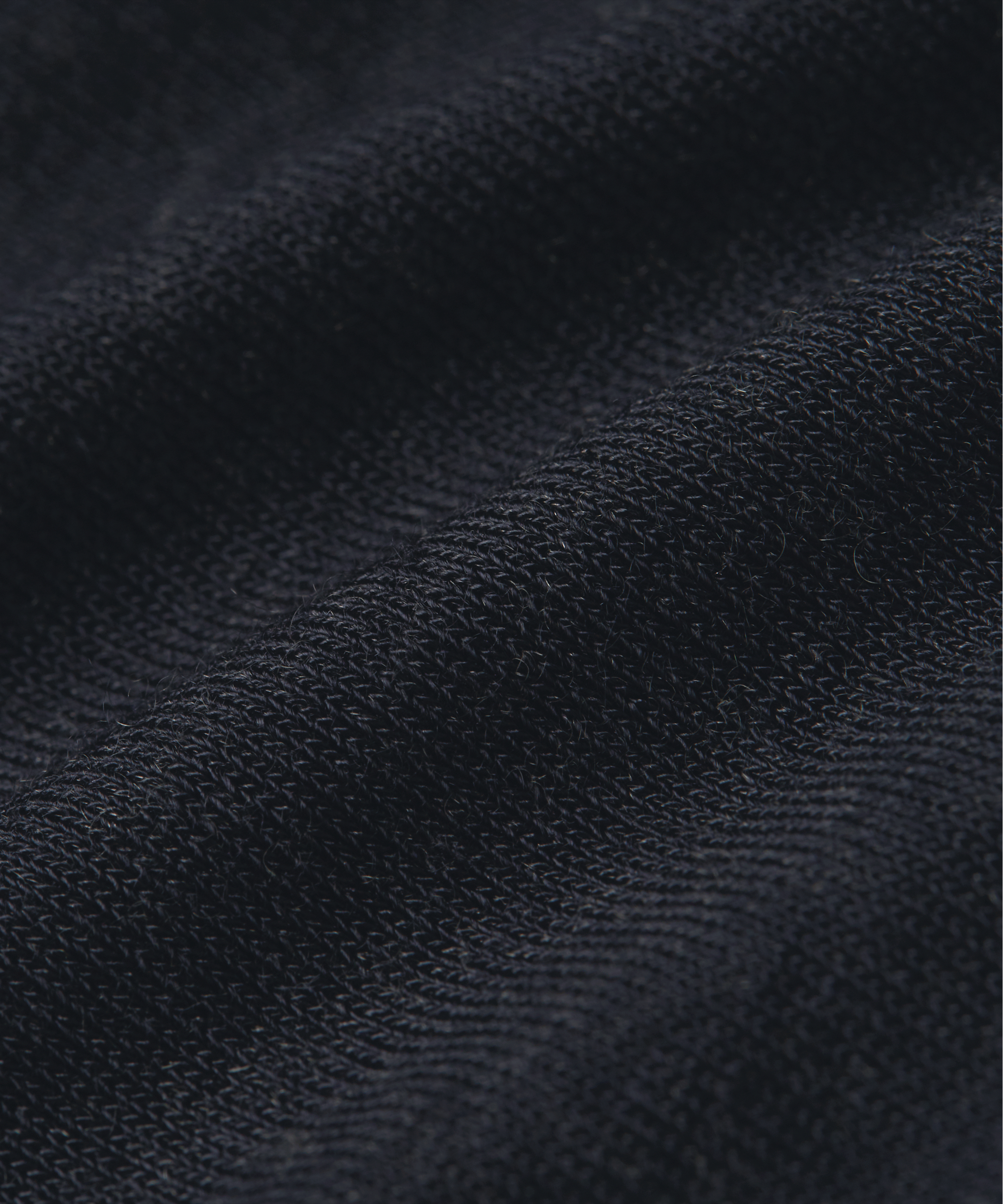 Haut avec cachemire &agrave; col roul&eacute; super soft, Noir, main