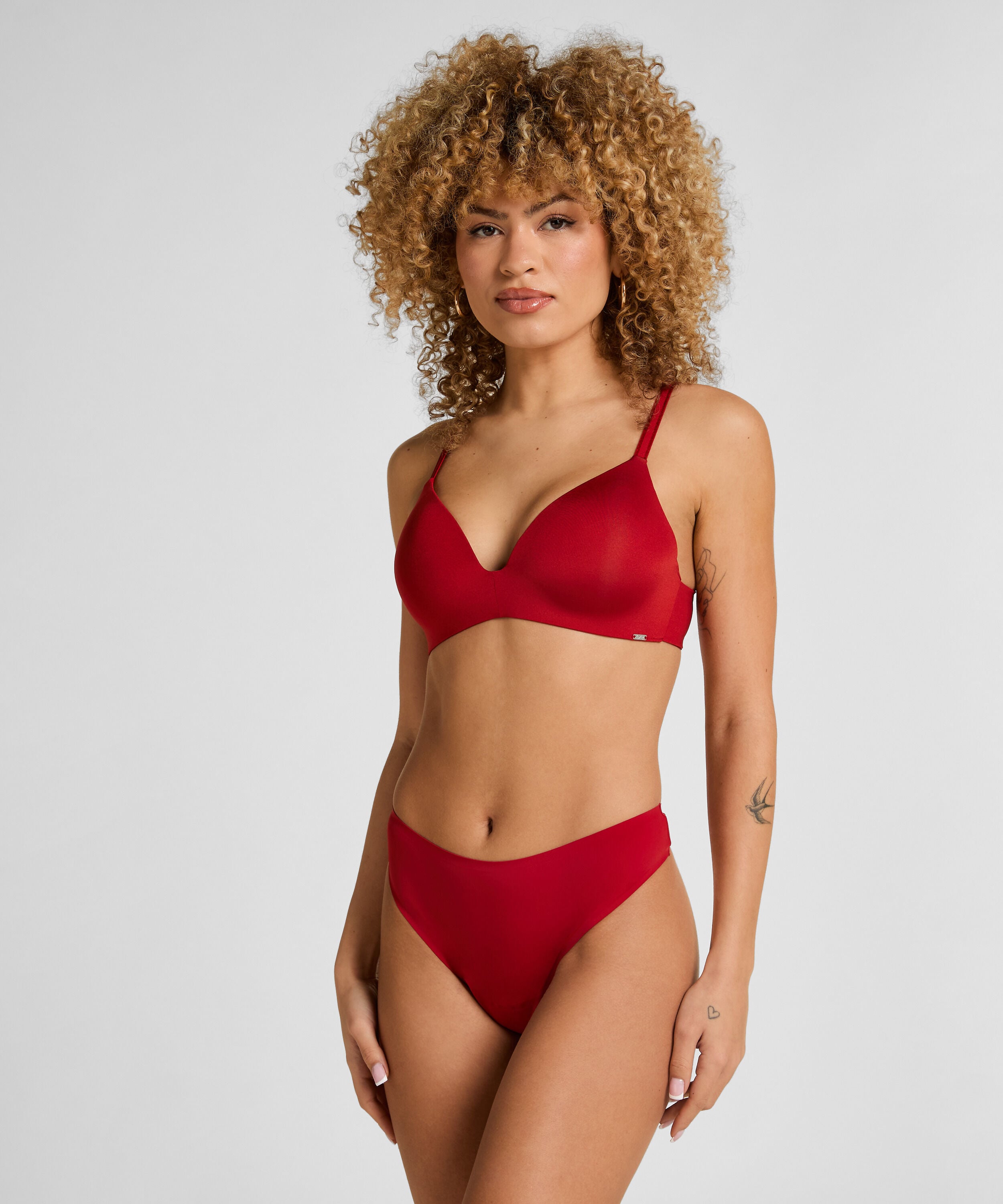 Invisible string basic, Rood Invisible string basic, Rood