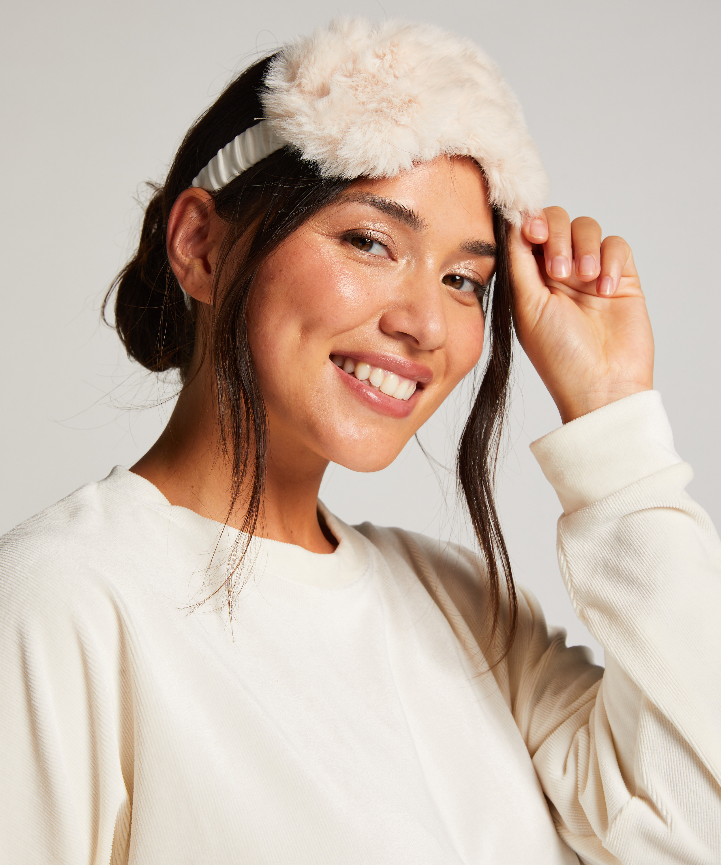 Masque de nuit fausse fourrure, Blanc, main