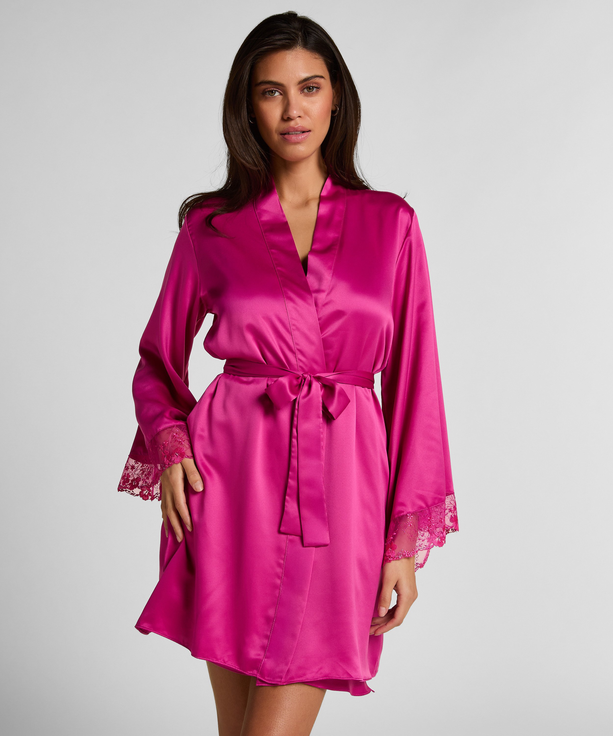 Kimono en satin Peonie, Rose, main