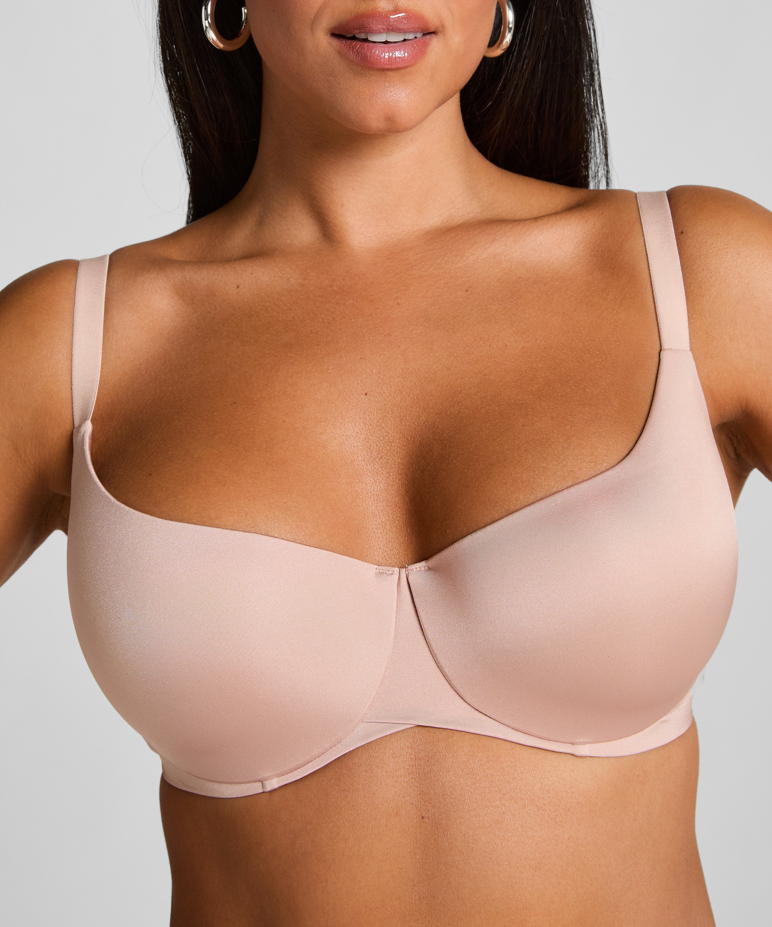Soutien-gorge à armatures préformé Smooth, Beige, main