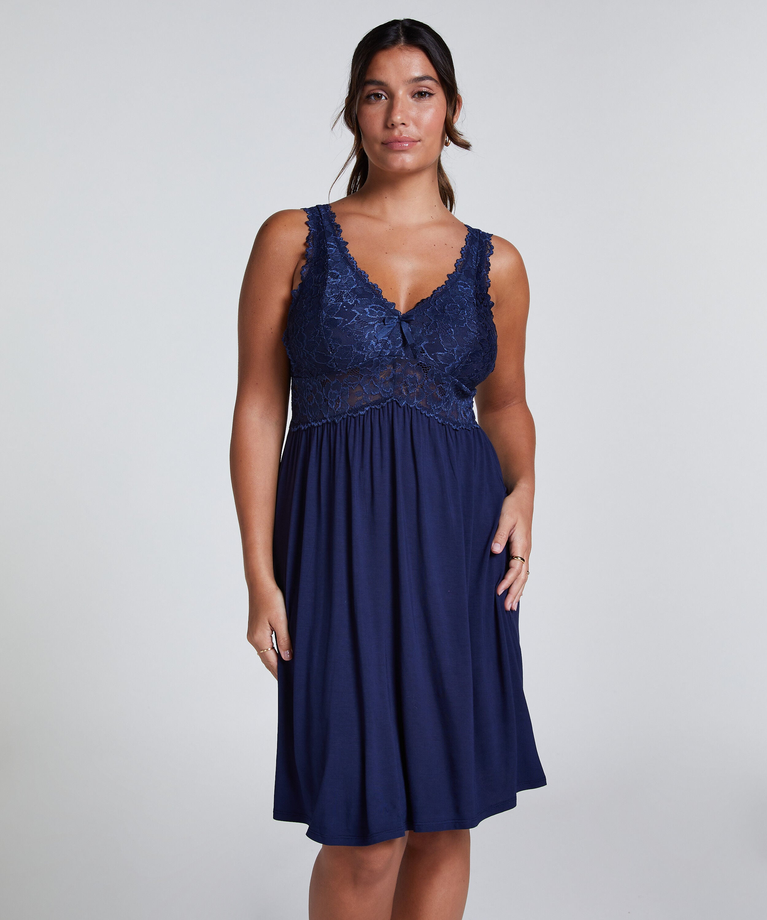 Nuisette Nora dentelle, Bleu