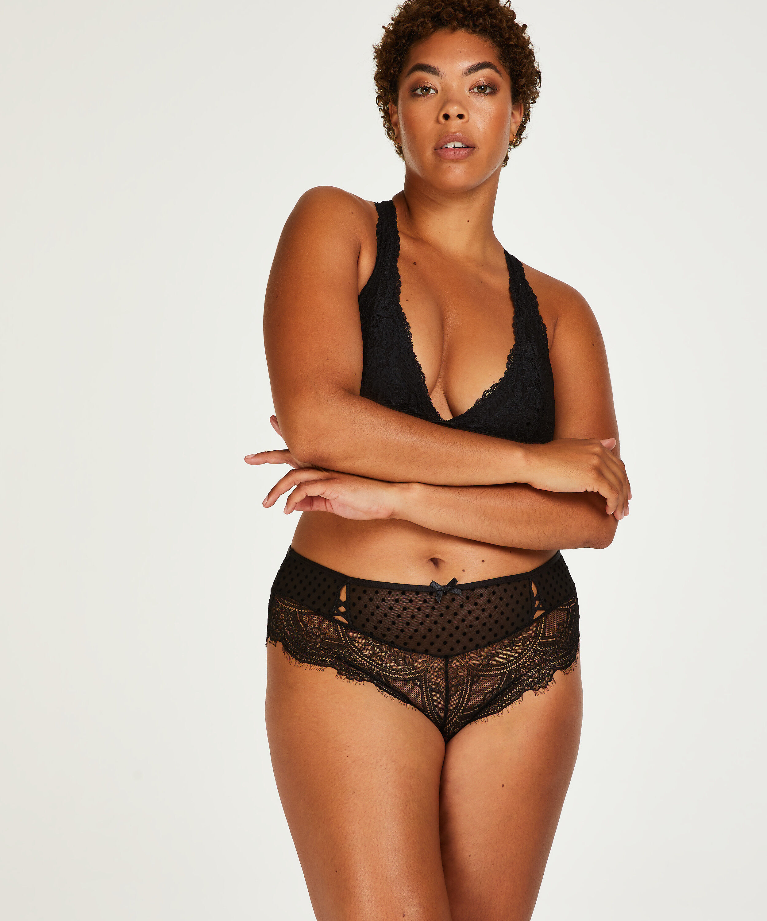Slip brésilien Aylin Curvy, Noir Slip brésilien Aylin Curvy, Noir