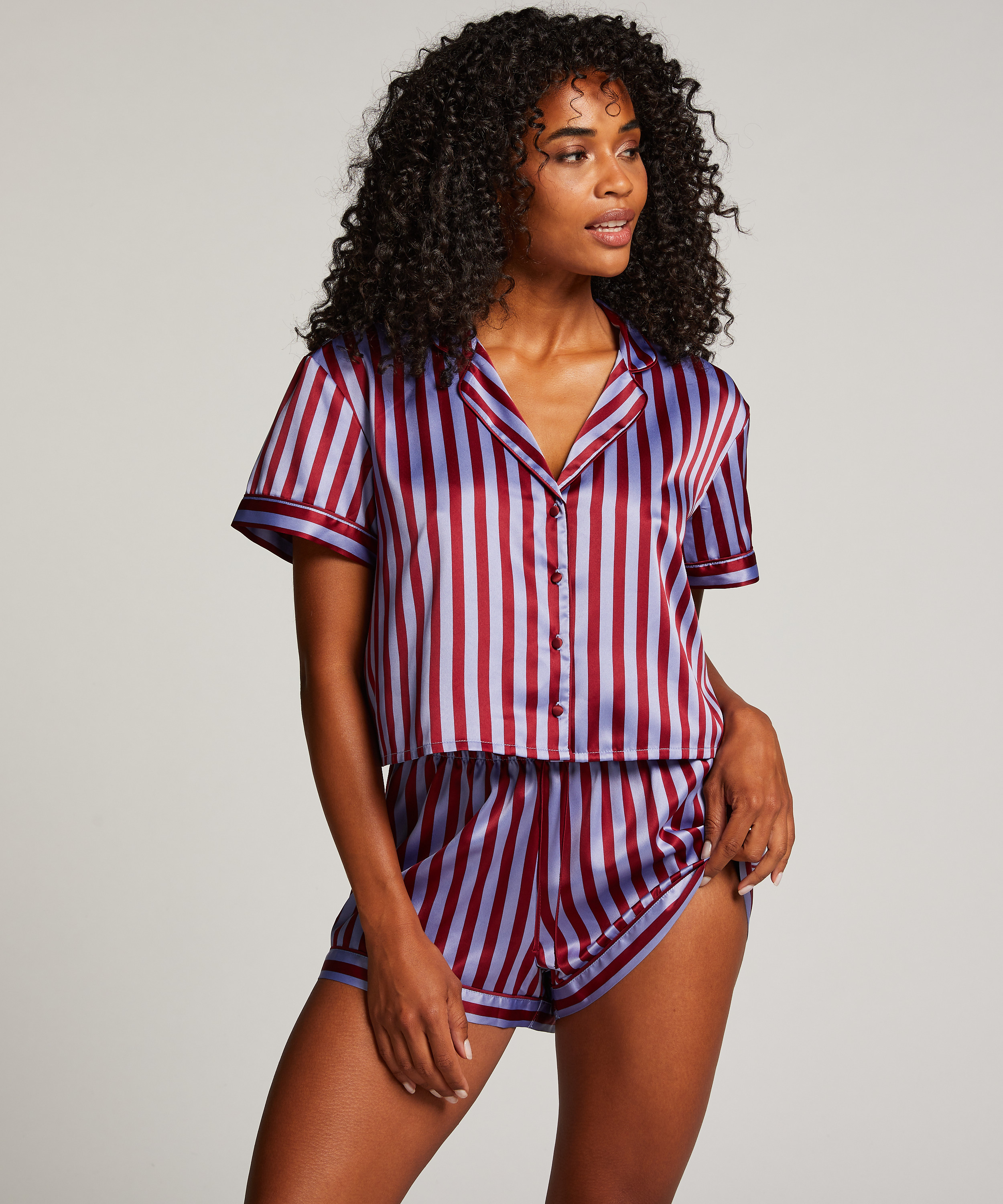 Satin Shorts, Pourpre, main