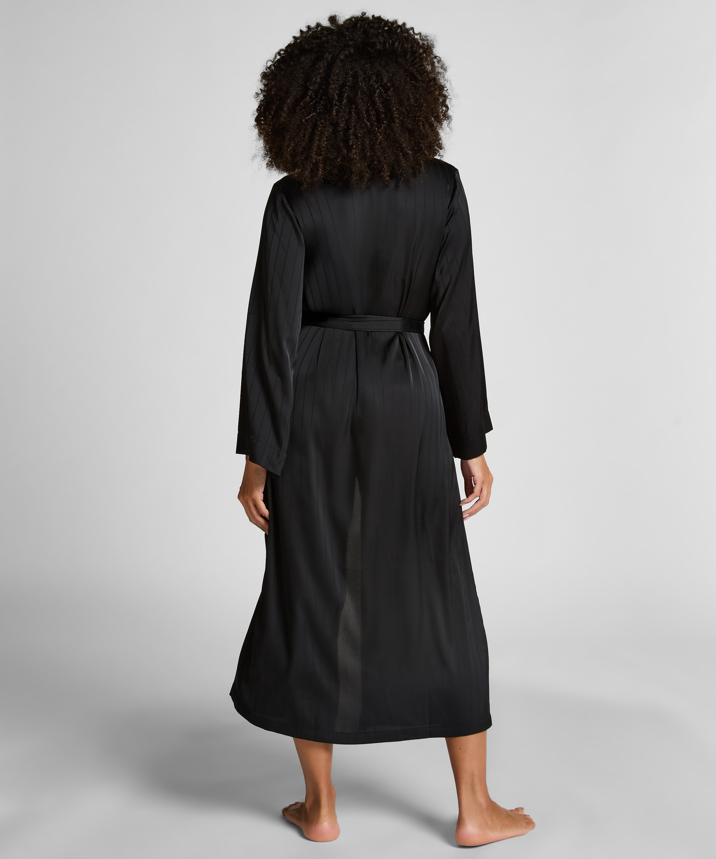 Kimono &agrave; rayures en satin, Noir, main