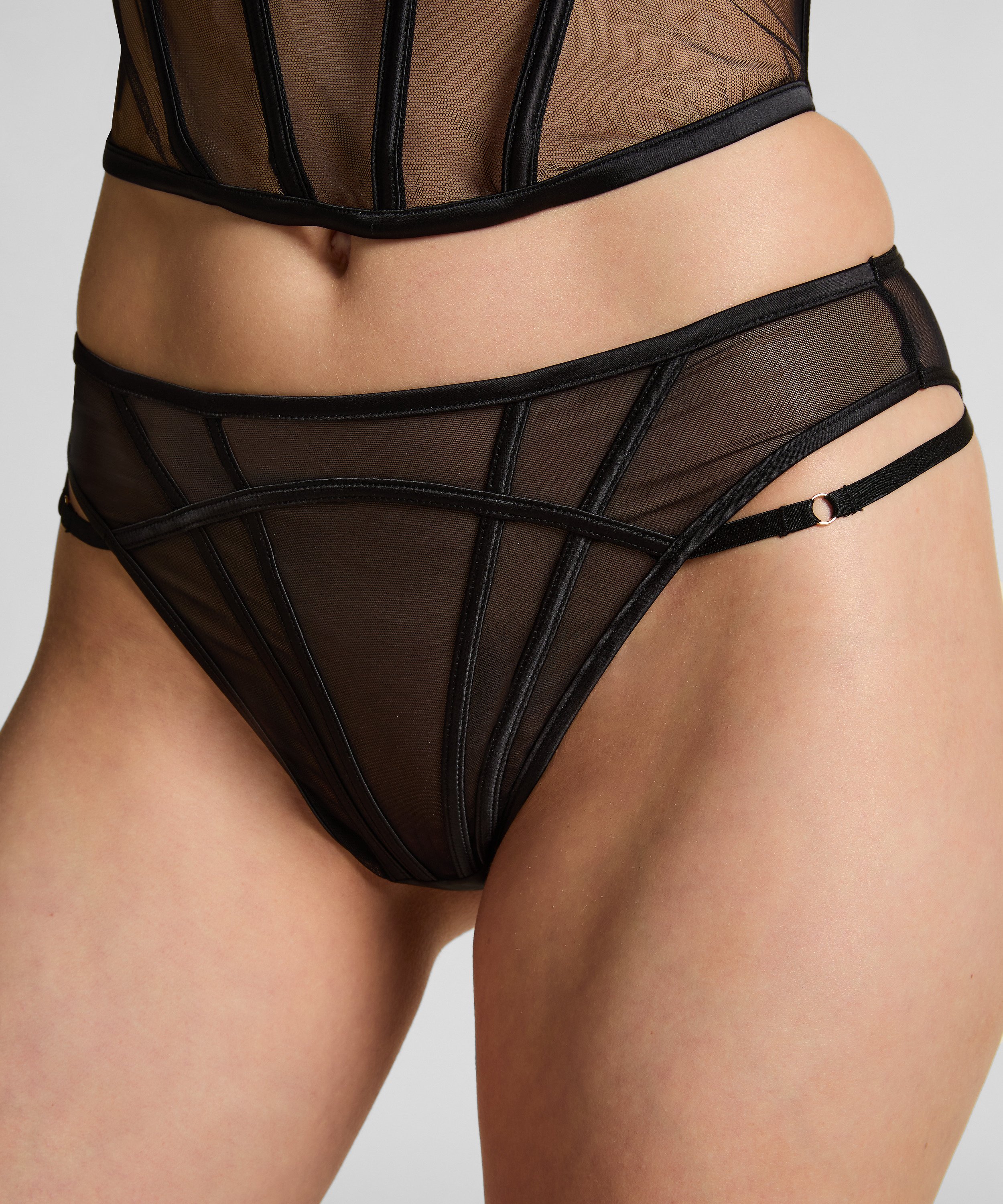 Brazilian Marie, Zwart, main