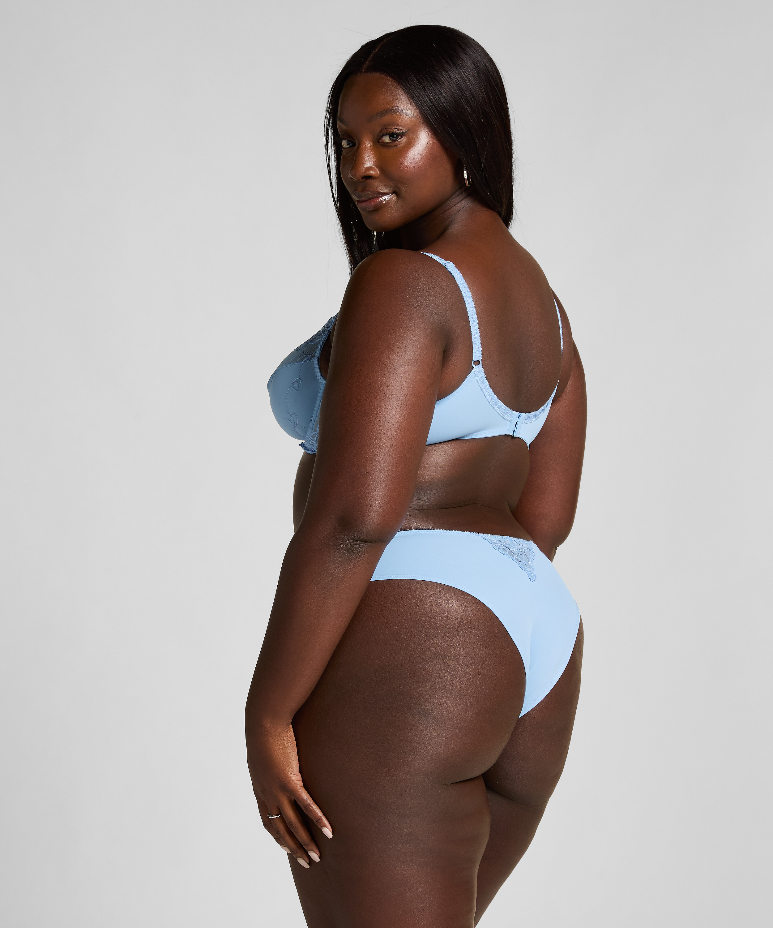 Brazilian Diva, Blauw, main