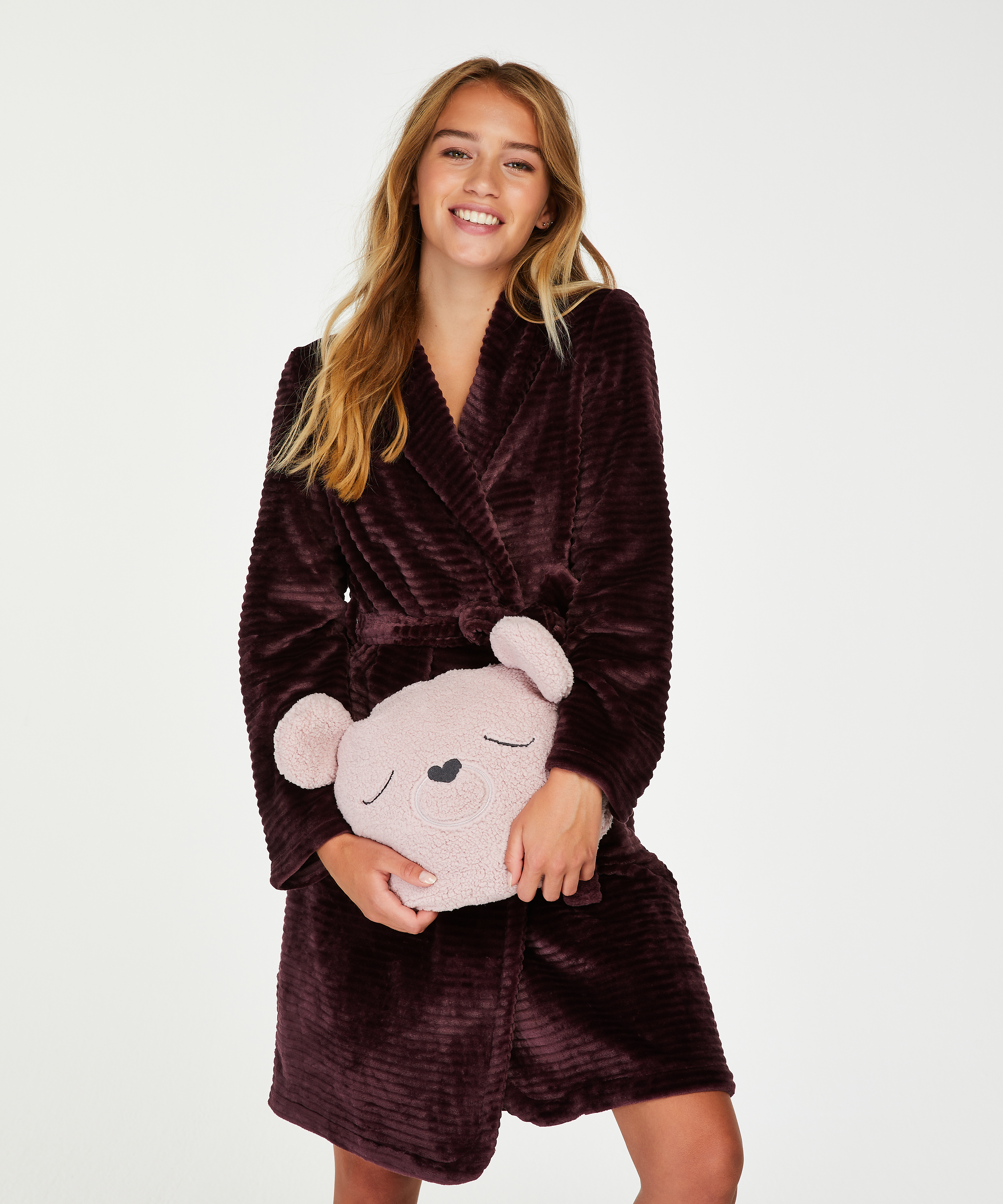 Couverture Cosy Bear, Pourpre, main