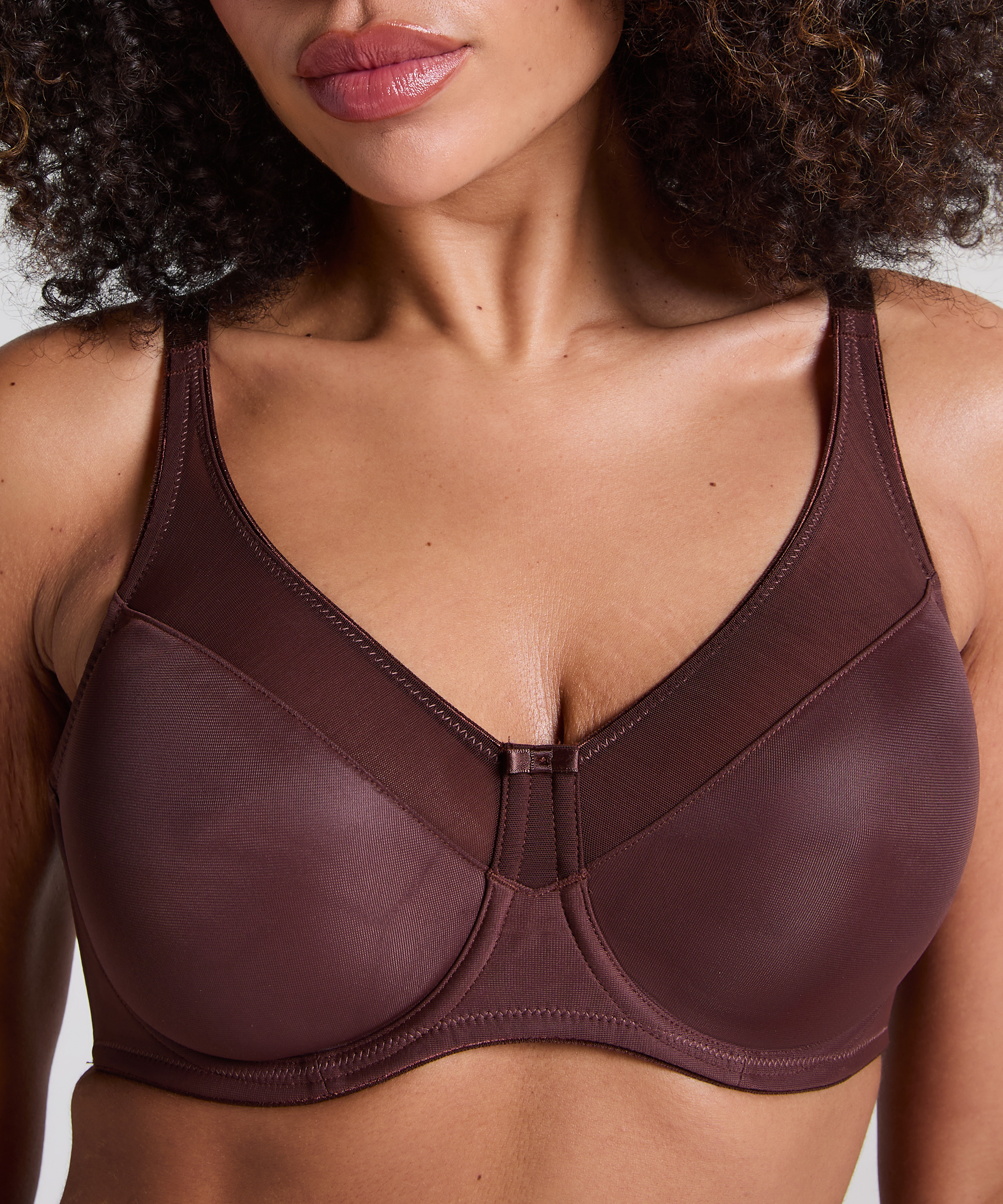 Soutien-gorge à armatures non-préformé minimiseur Nina, Brun, main