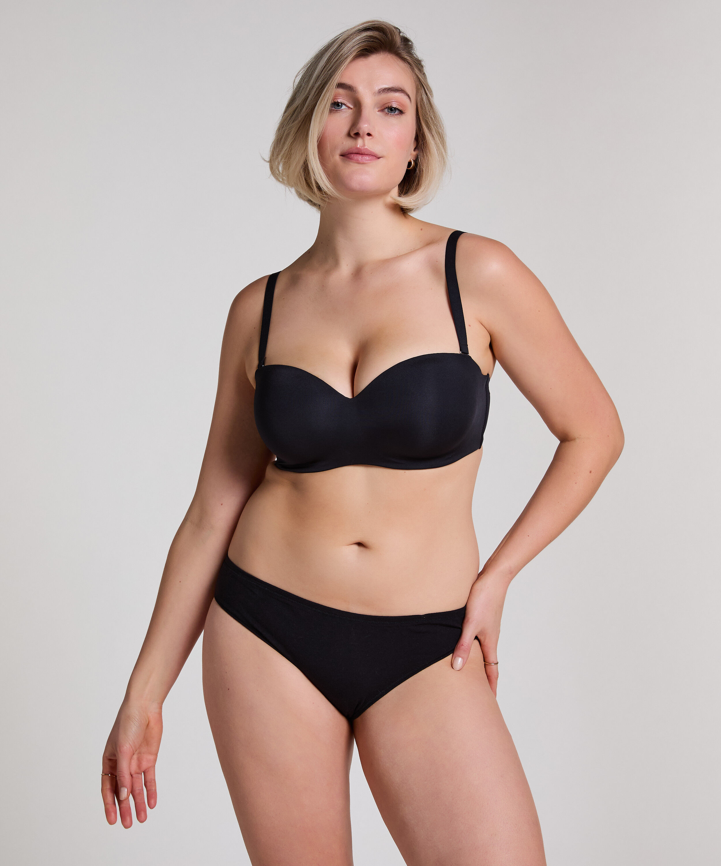 Rio Katoen Kira, Zwart