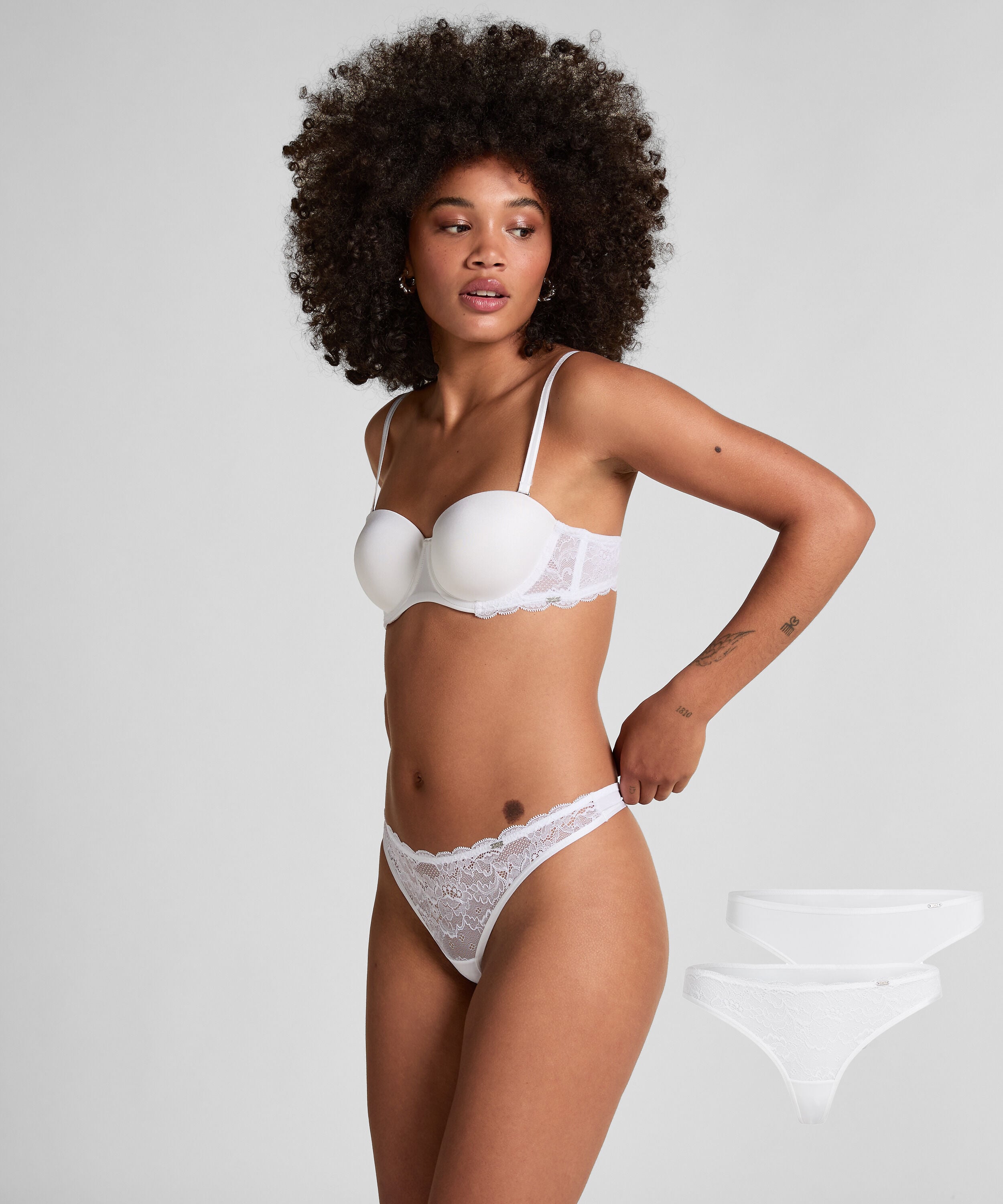 2-pack strings Angie