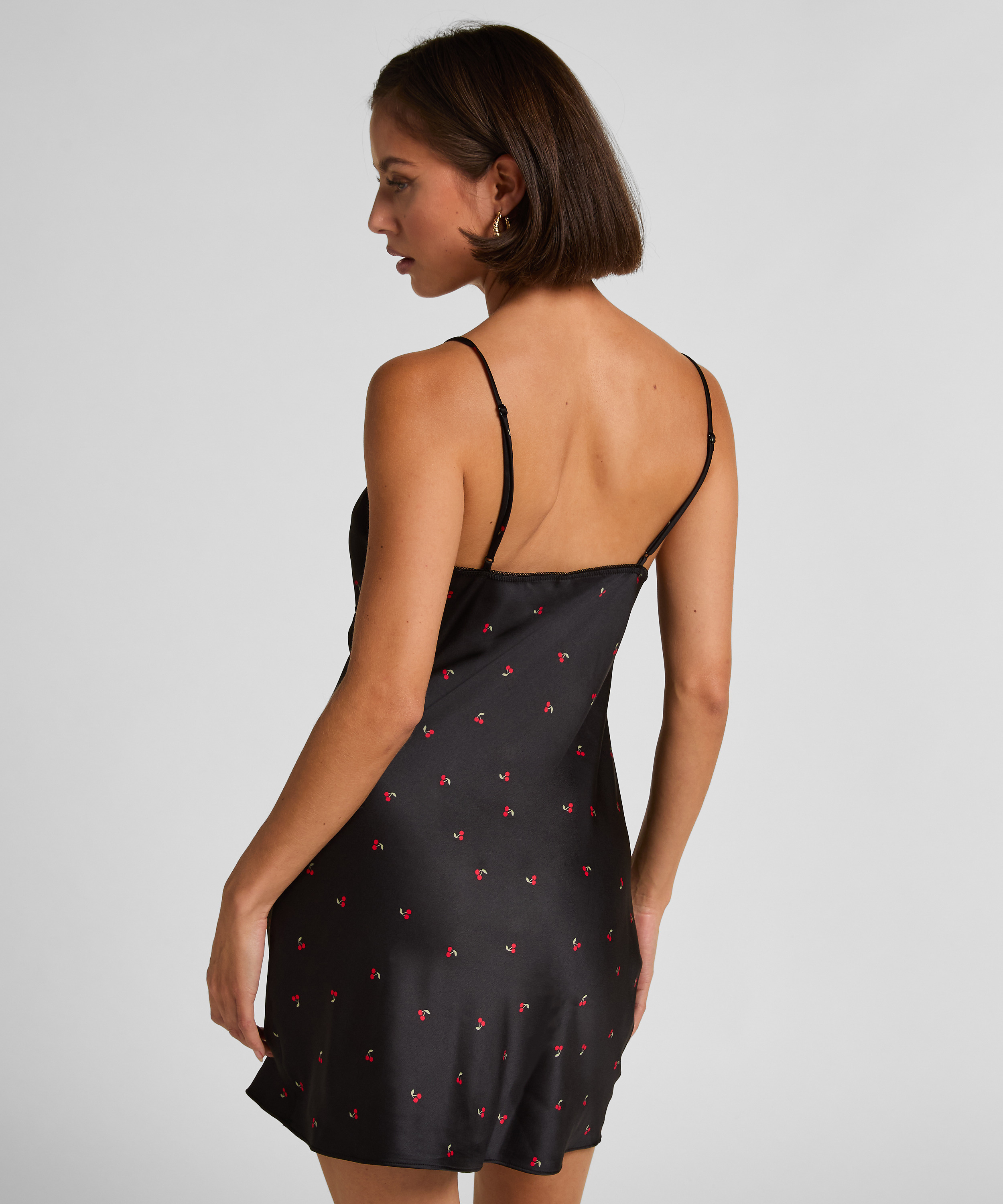 Nuisette Chelsey, Noir, main