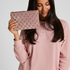Pochette en perles, Rose