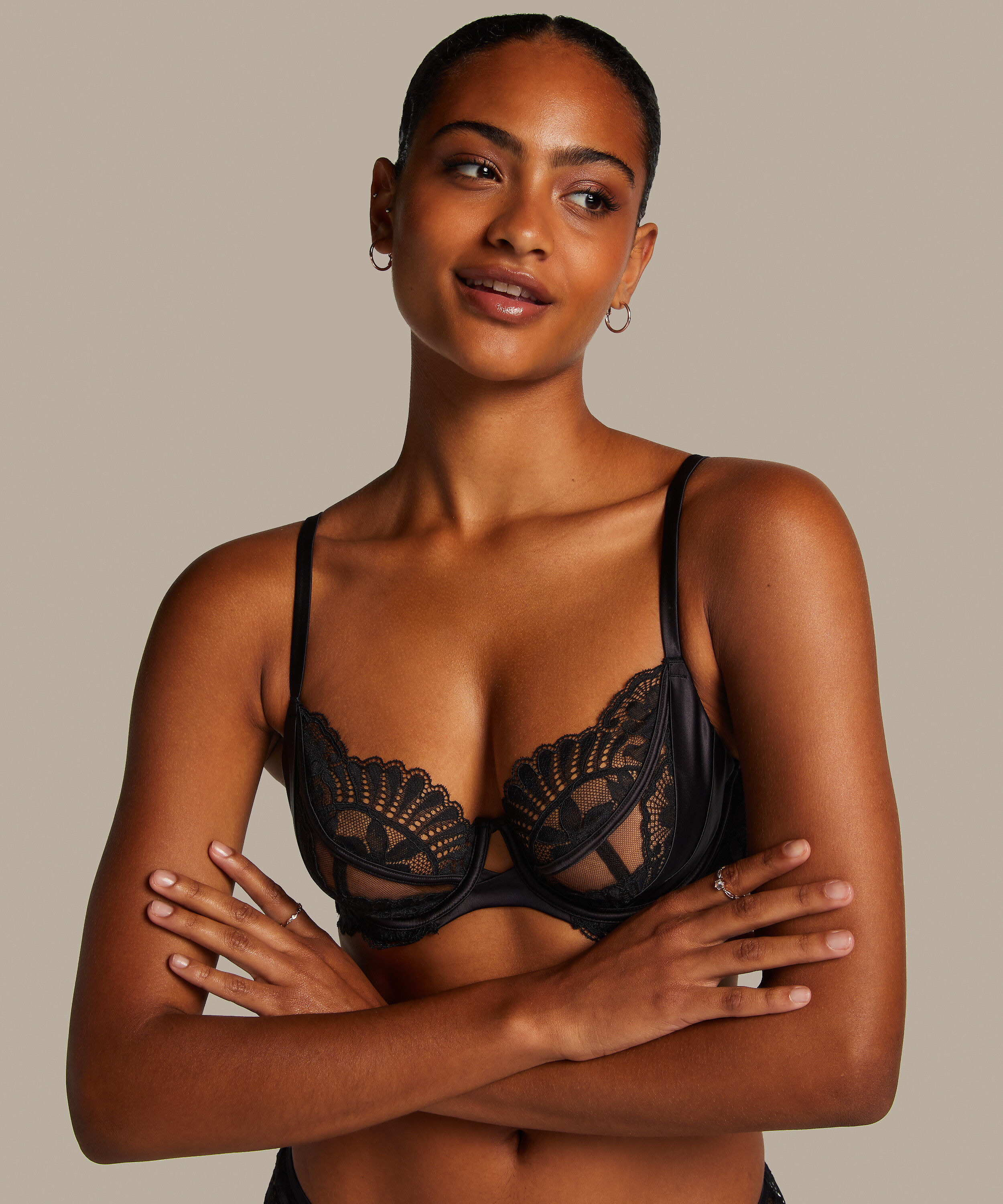 Soutien-gorge à armatures non-préformé Almendra, Noir Soutien-gorge à armatures non-préformé Almendra, Noir
