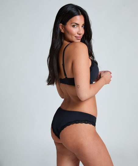 Brazilian Lola, Zwart