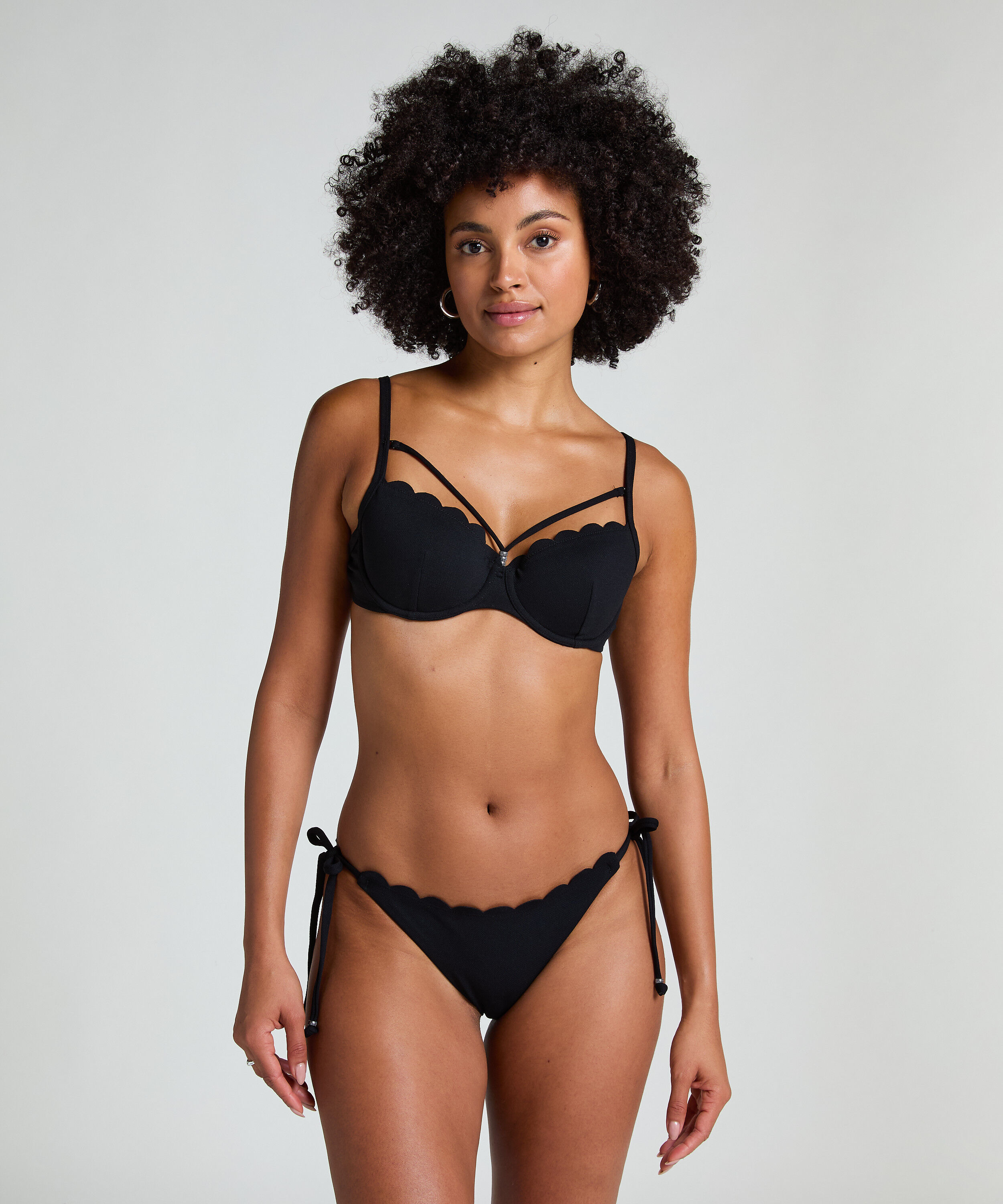 Bas de bikini Scallop, Noir Bas de bikini Scallop, Noir