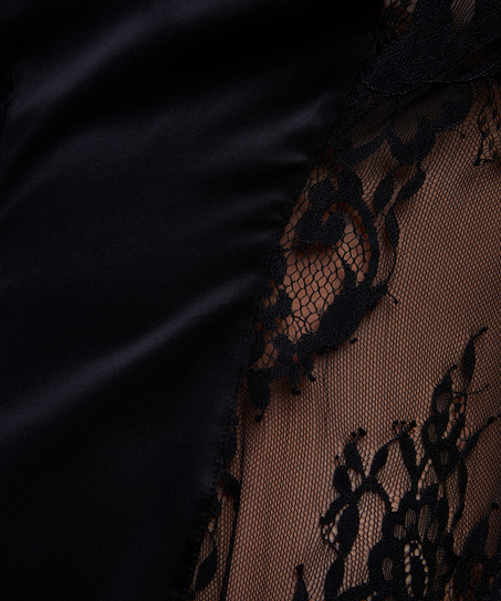 Nuisette Jennifer, Noir