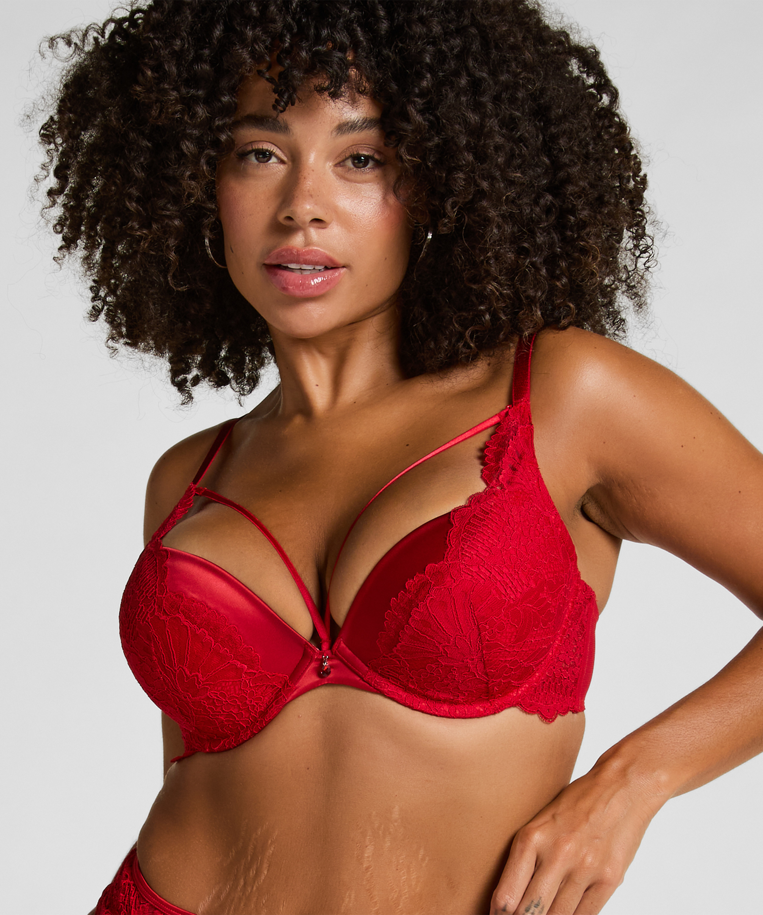 Soutien-gorge &agrave; armatures maximiseur pr&eacute;form&eacute; Whitney, Rouge, main