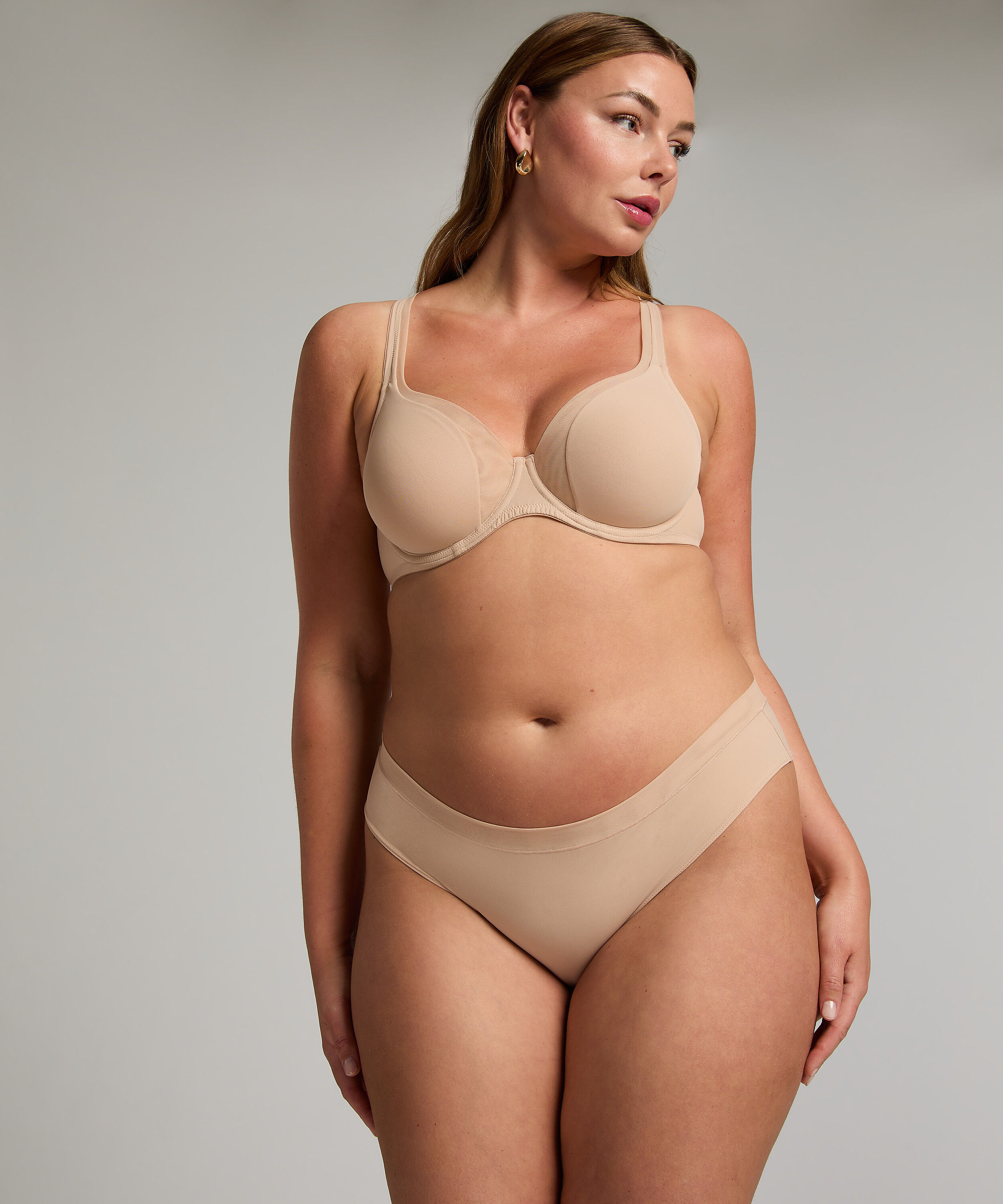 Slip br&eacute;silien en maille, Beige
