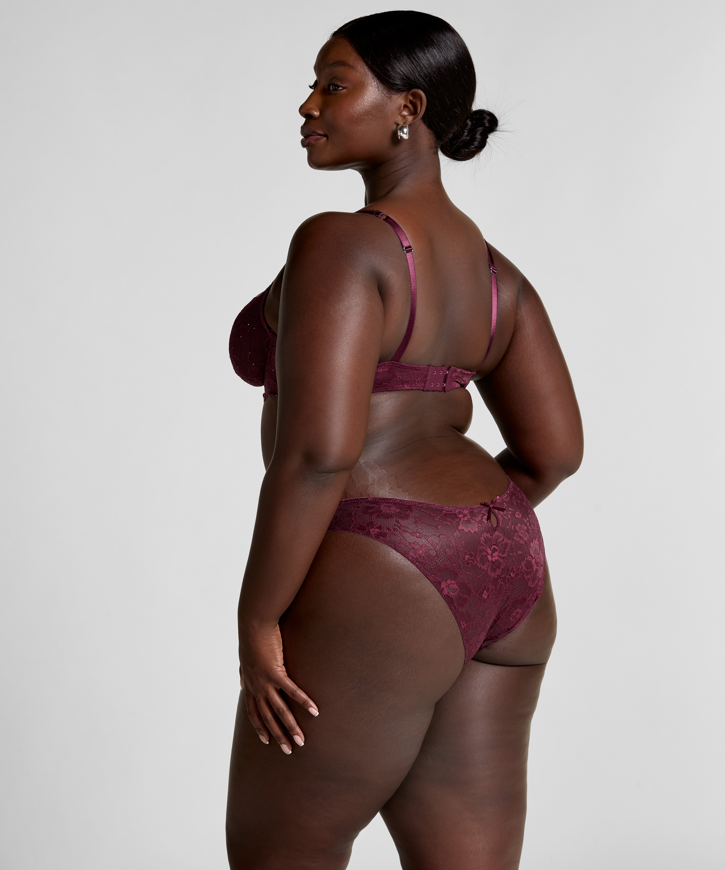 Brazilian Isadora, Rood, main