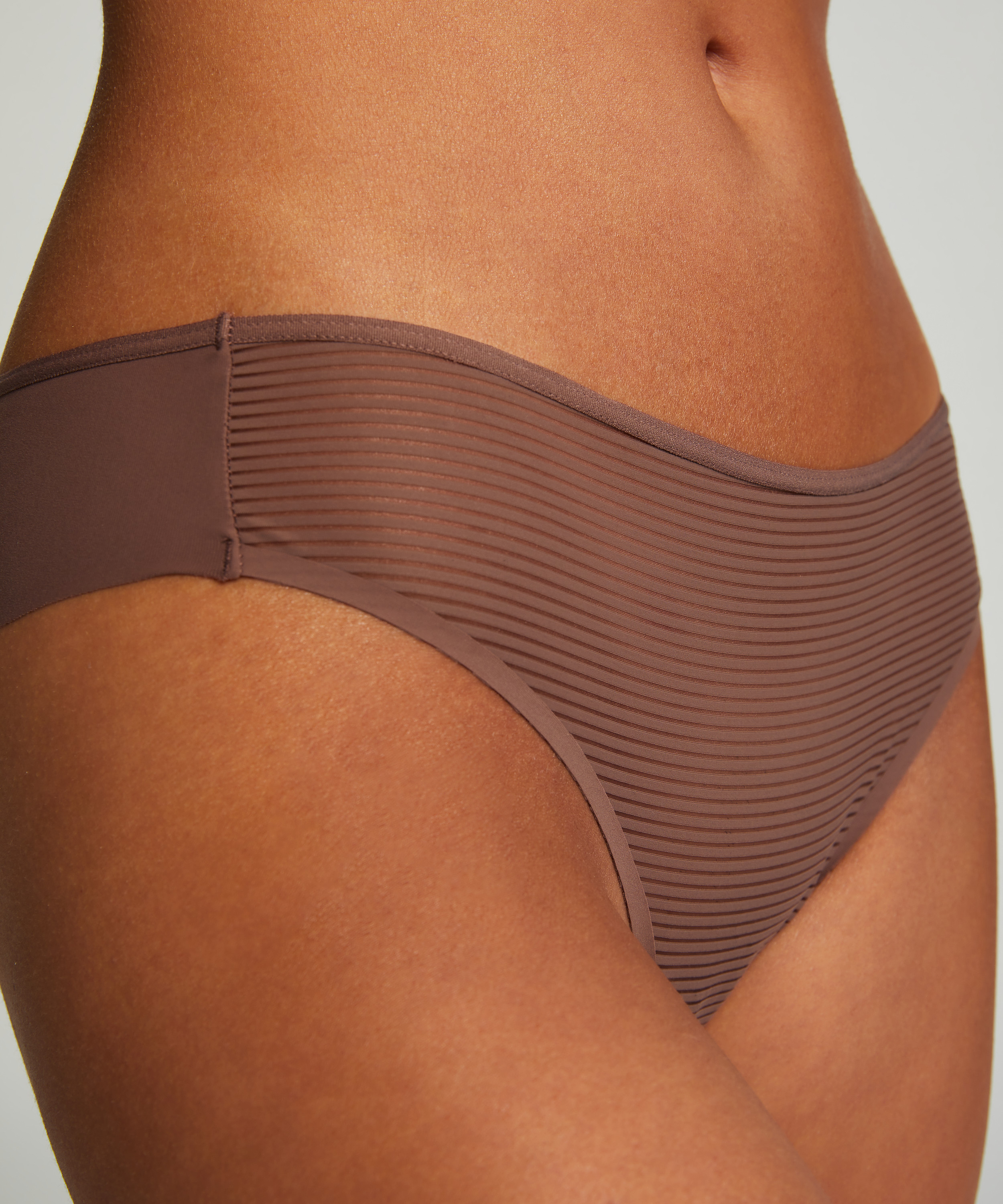 Invisible brazilian Stripe mesh, Bruin, main