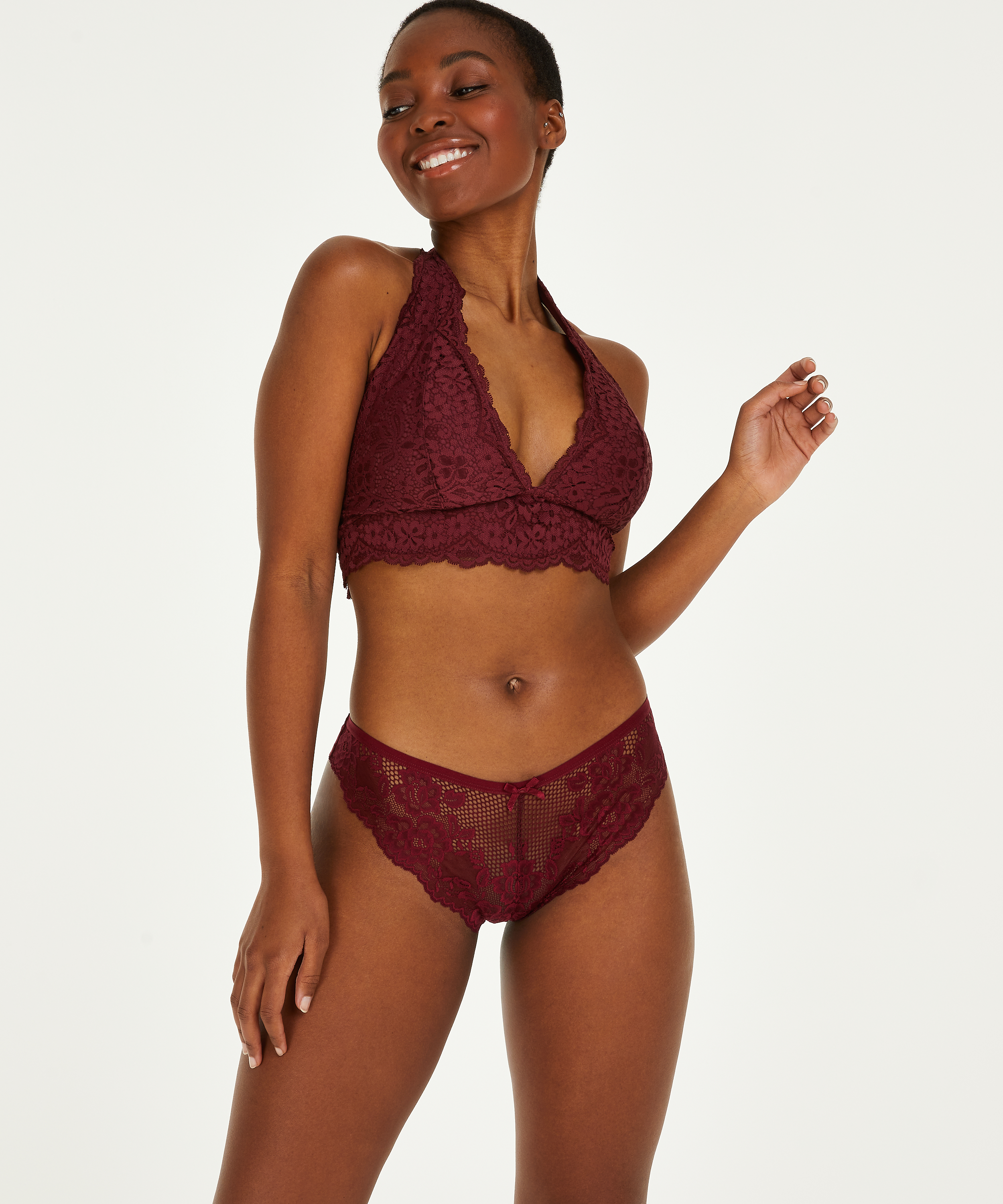 Brazilian Bianca, Rood, main