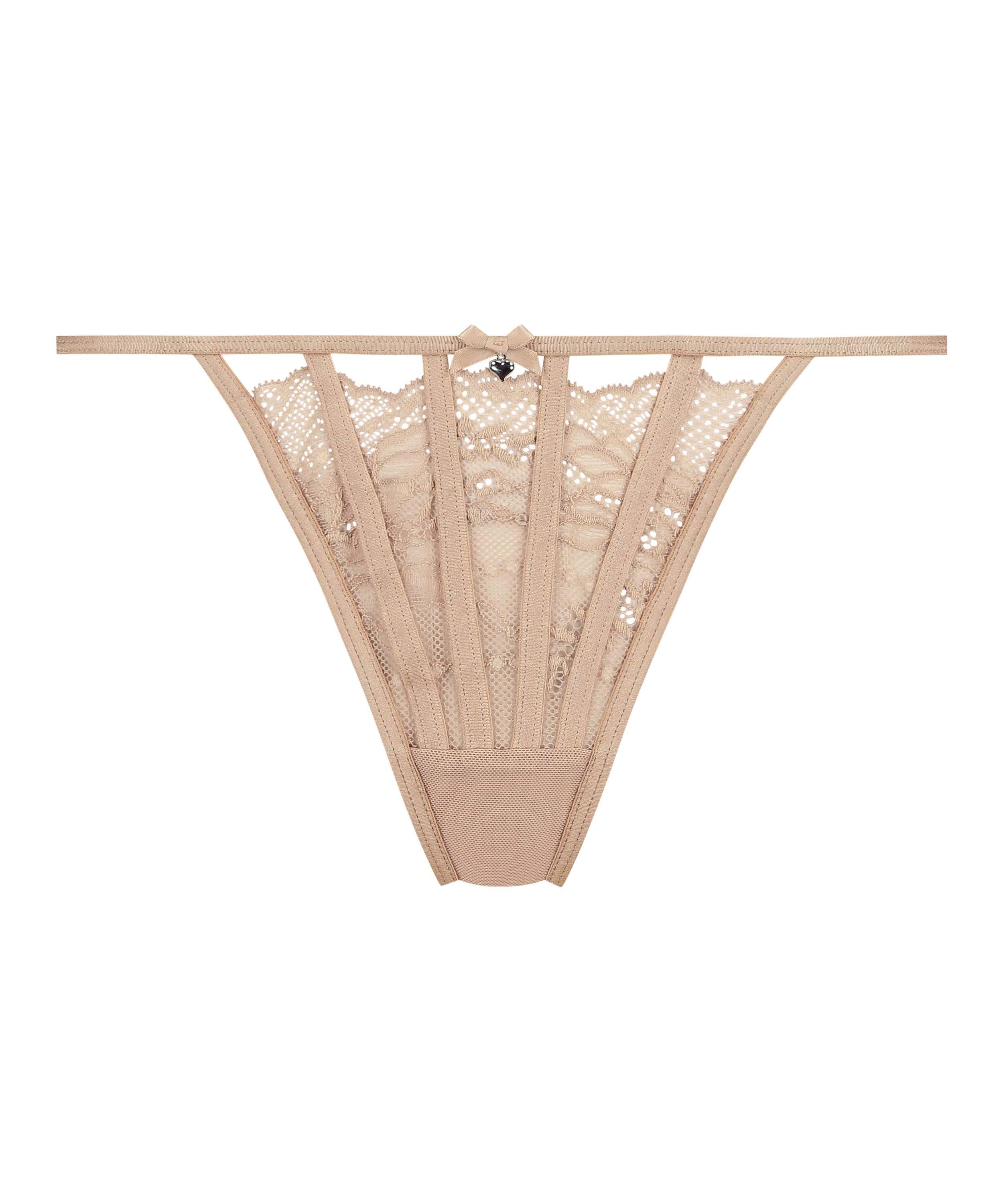 String Maxime, Brun, main