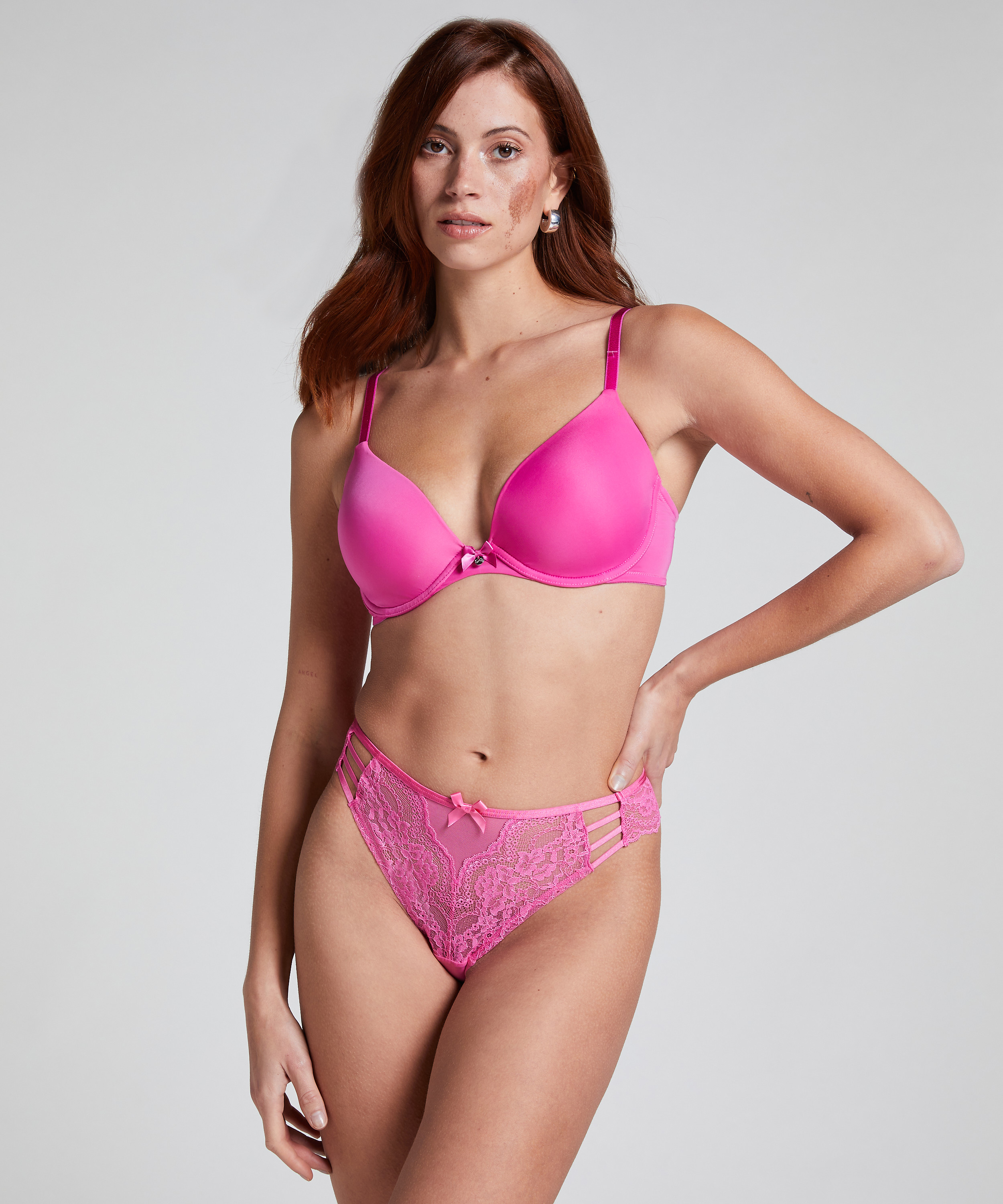 Brazilian Belle, Roze, main