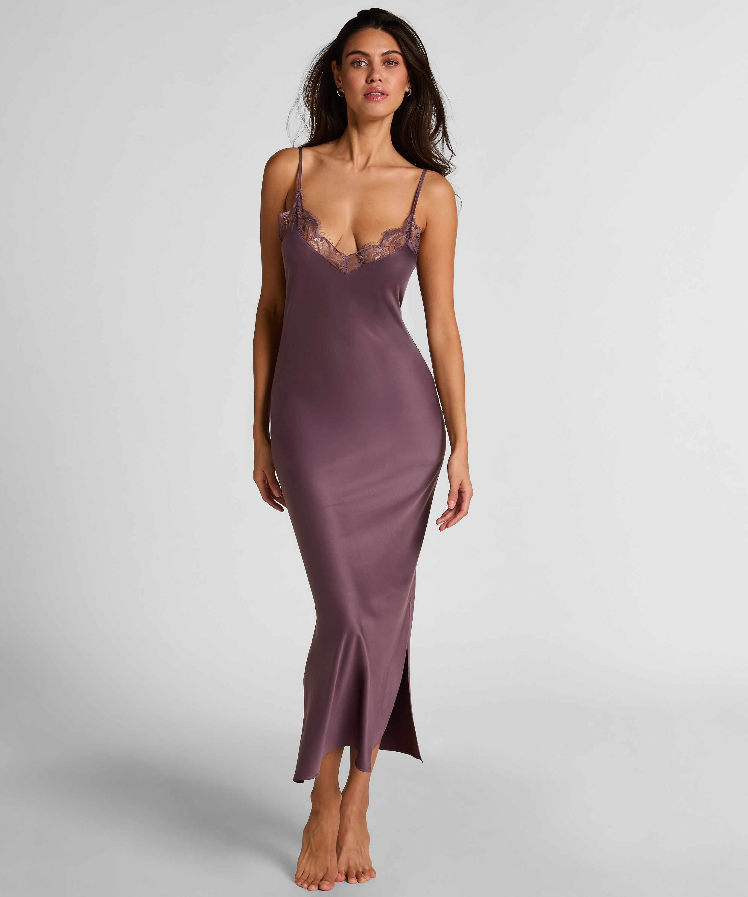 Nuisette longue en satin, Pourpre