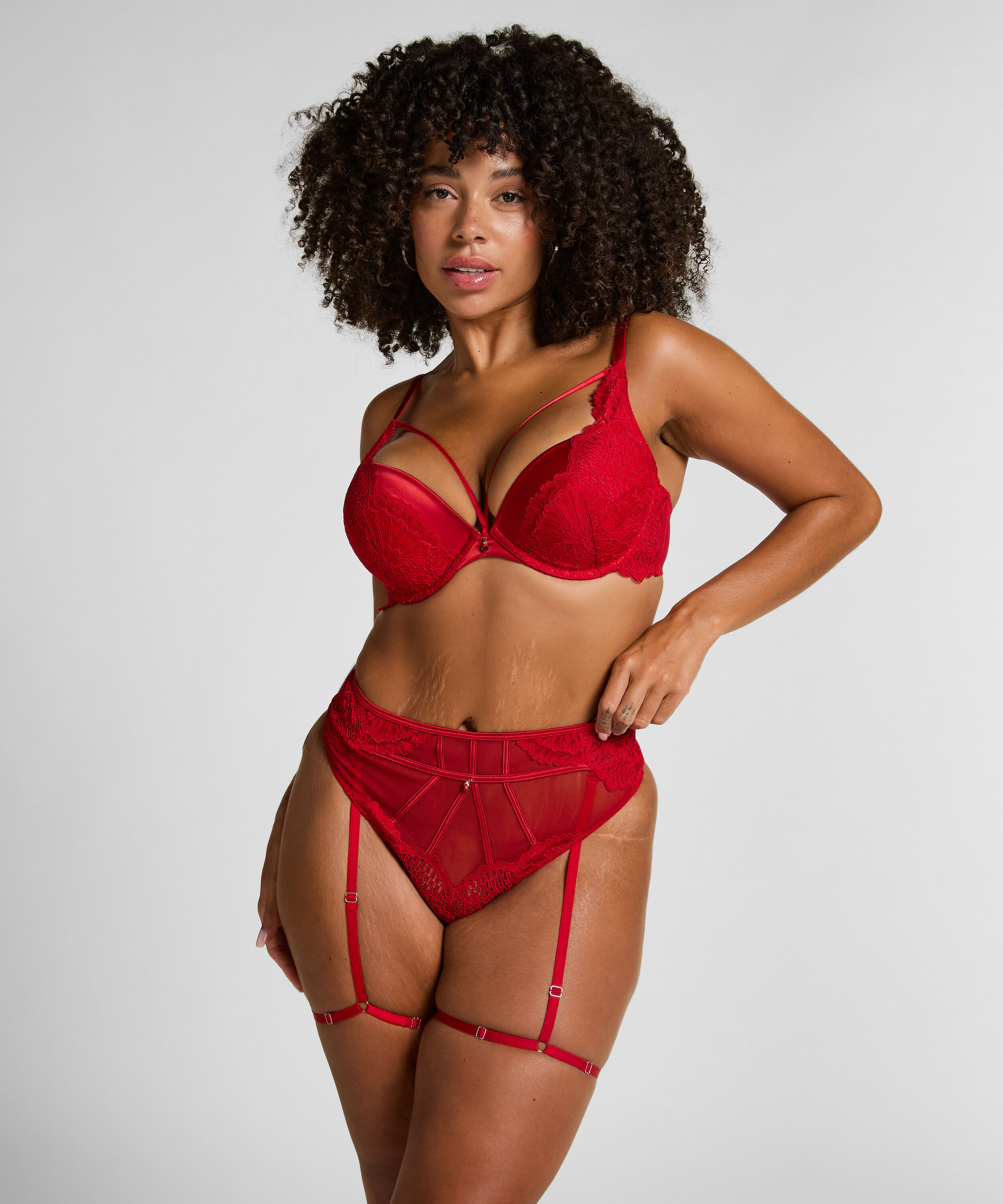 String avec porte-jarretelles Withney, Rouge