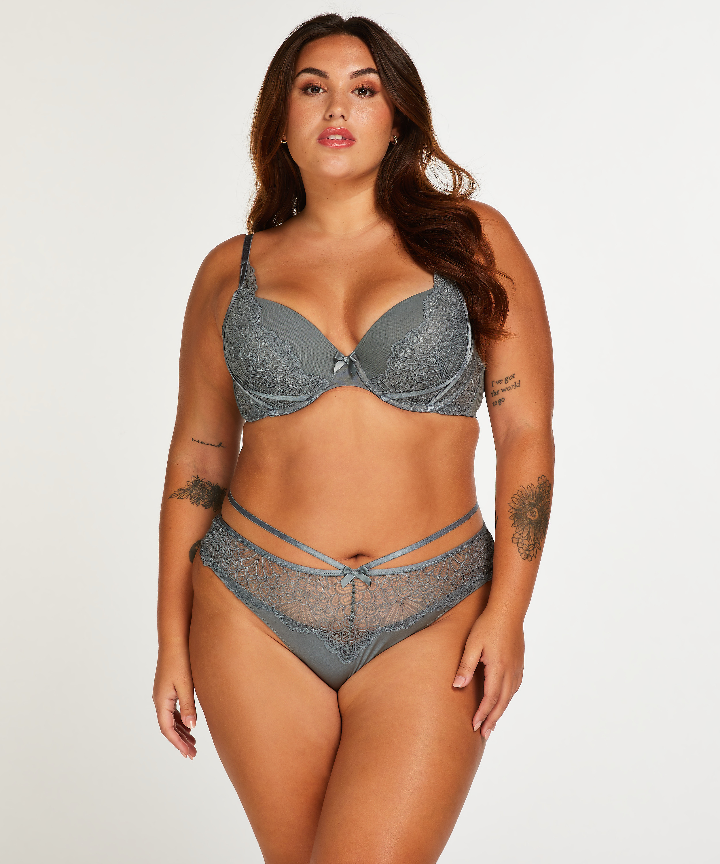 Brazilian Naomi, Blauw, main