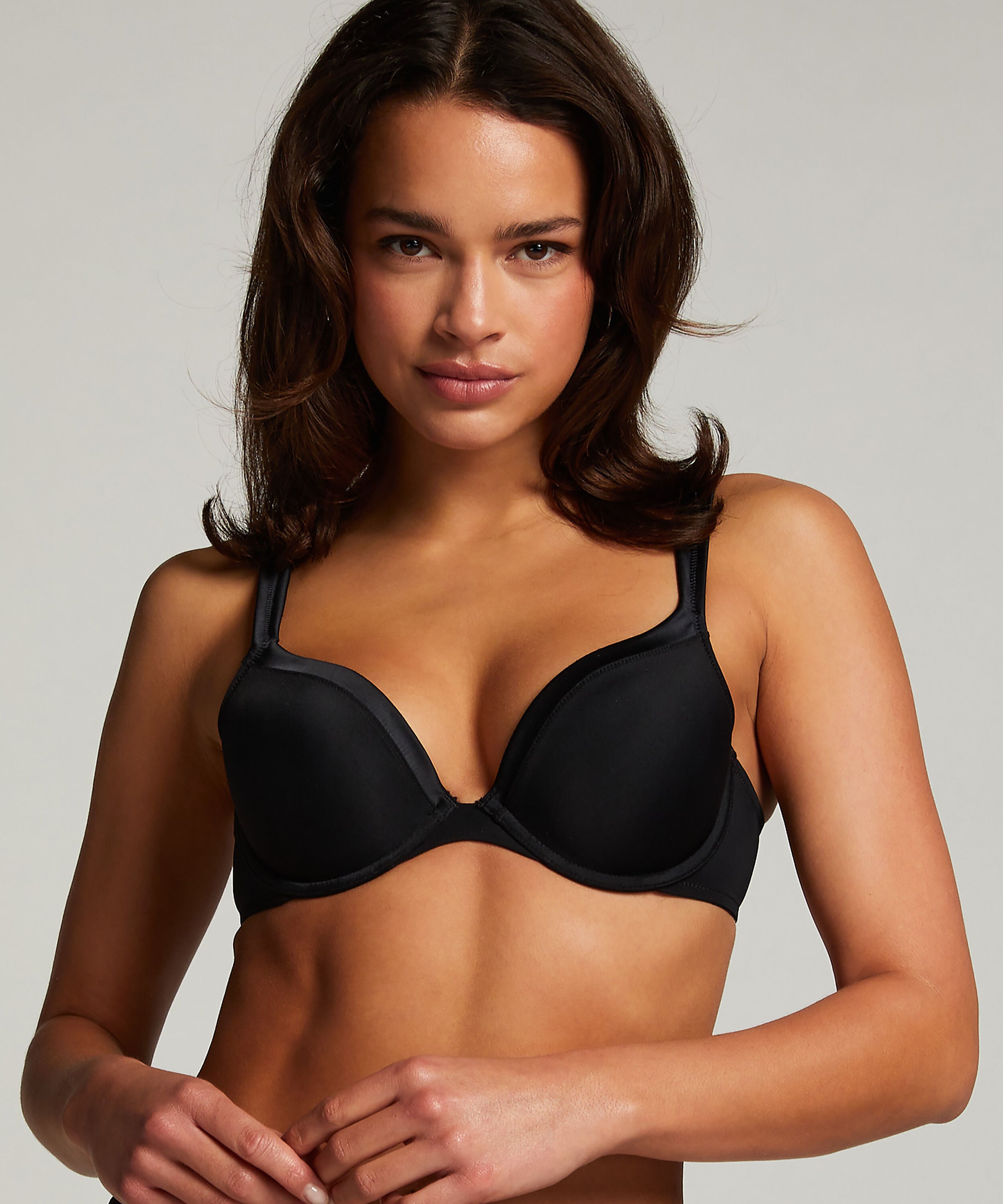 Voorgevormde beugel bh Satin lace
