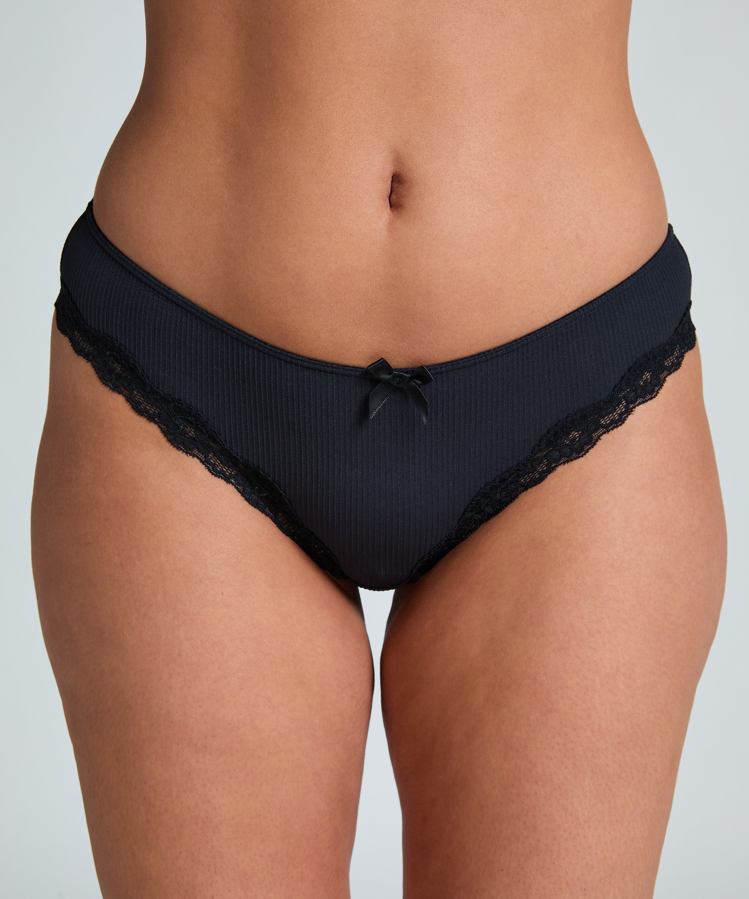 Brazilian Lola, Zwart, main