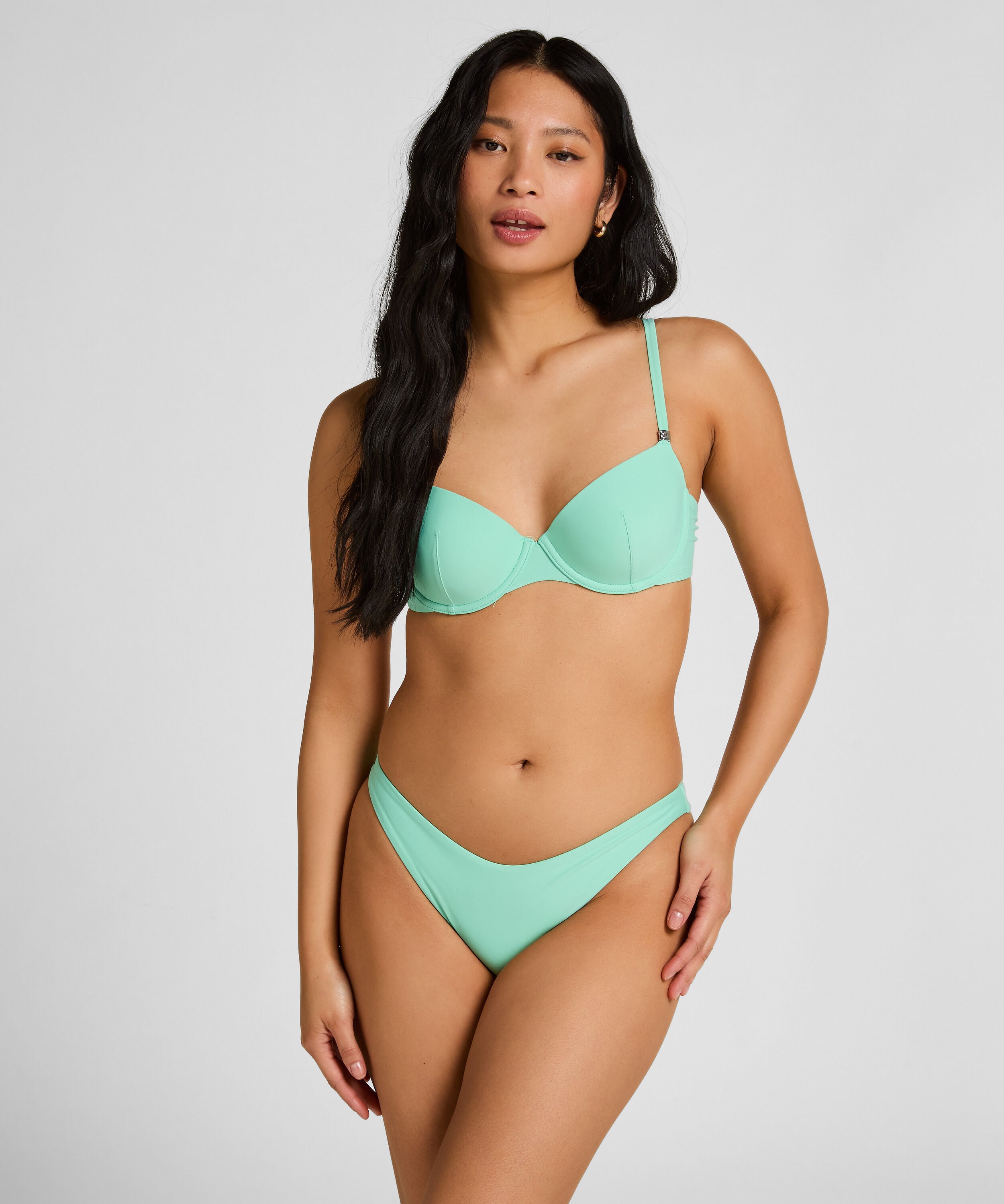 Hoog Uitgesneden Bikinibroekje Luxe, Groen Hoog Uitgesneden Bikinibroekje Luxe, Groen
