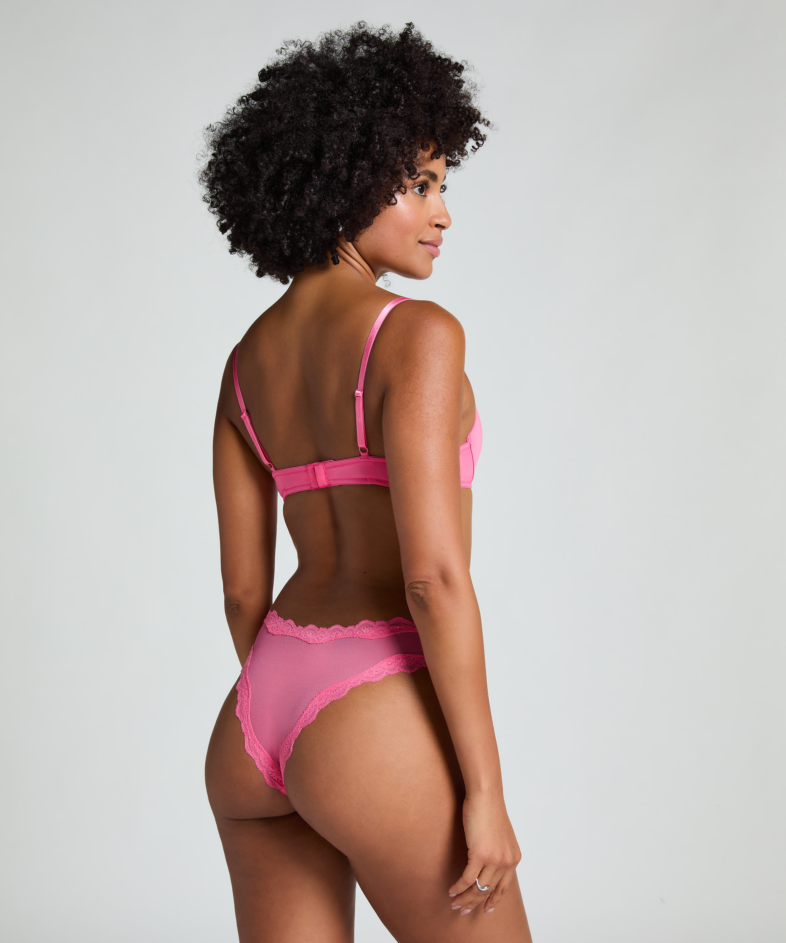 Brazilian Astra, Roze, main