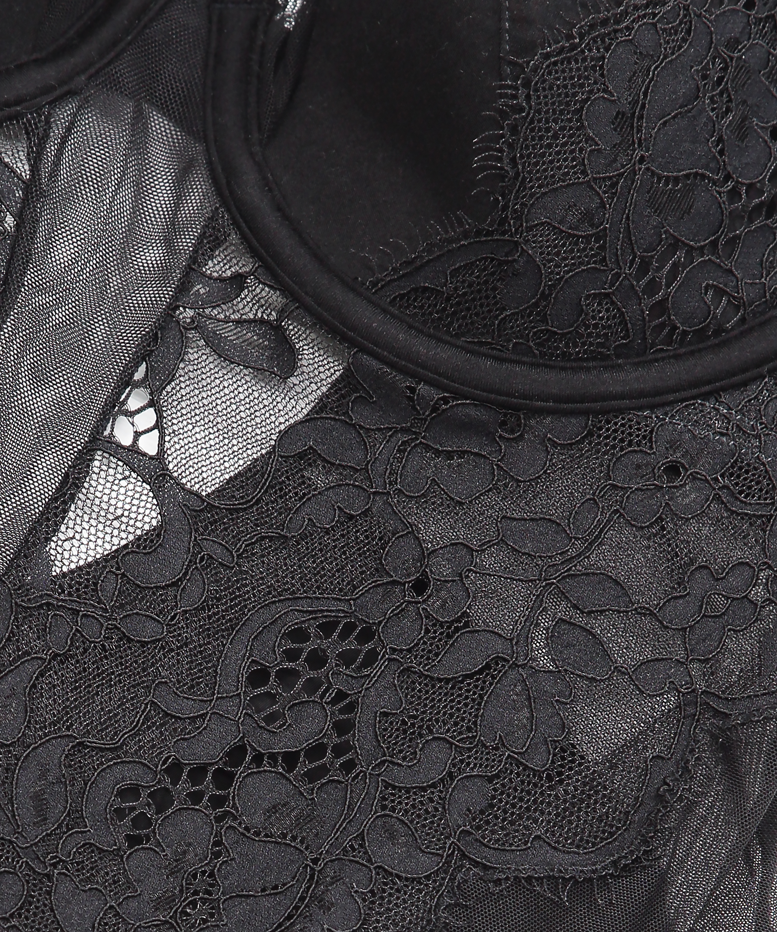 Body Riley, Rouge, main