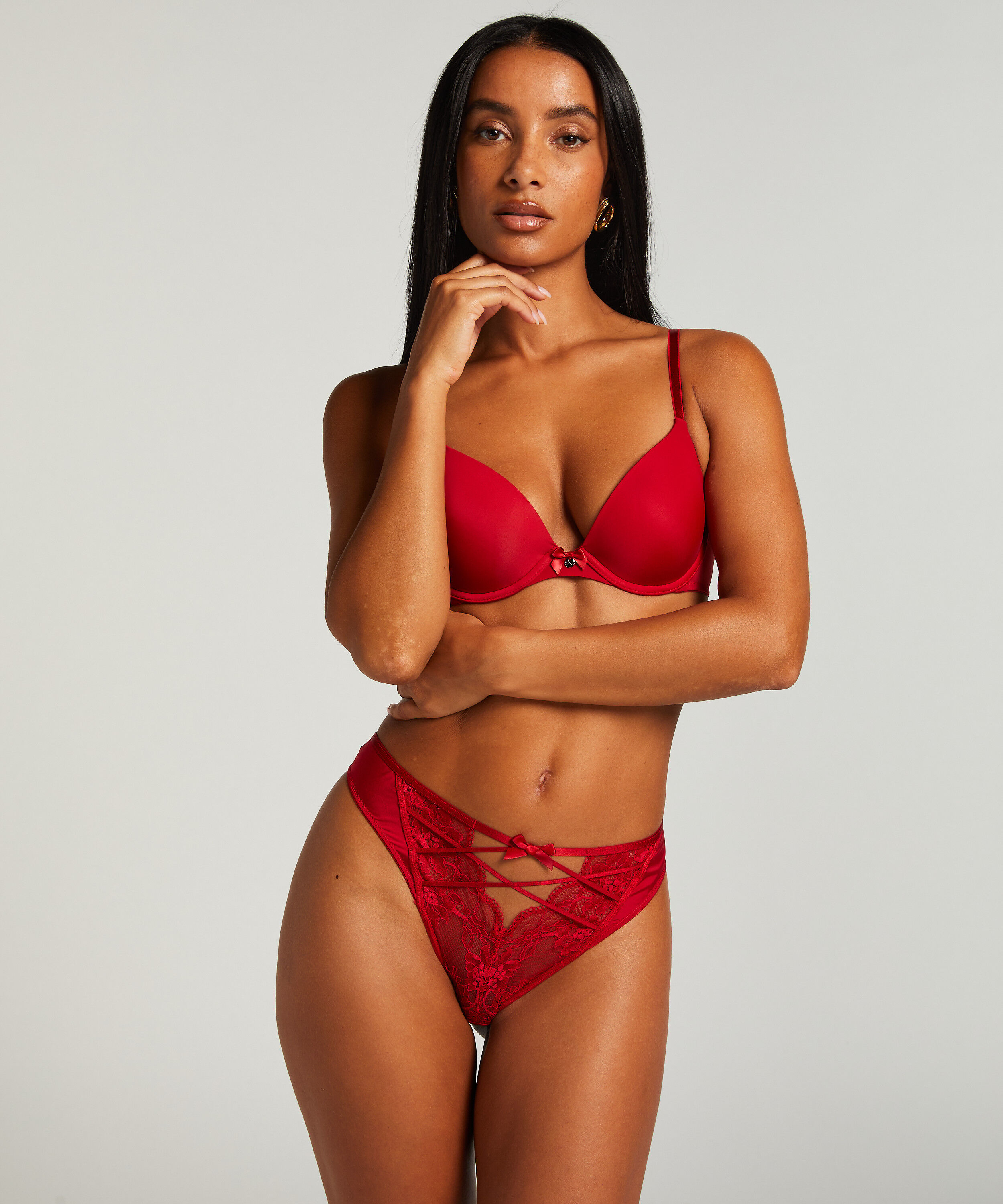 String Alora, Rouge