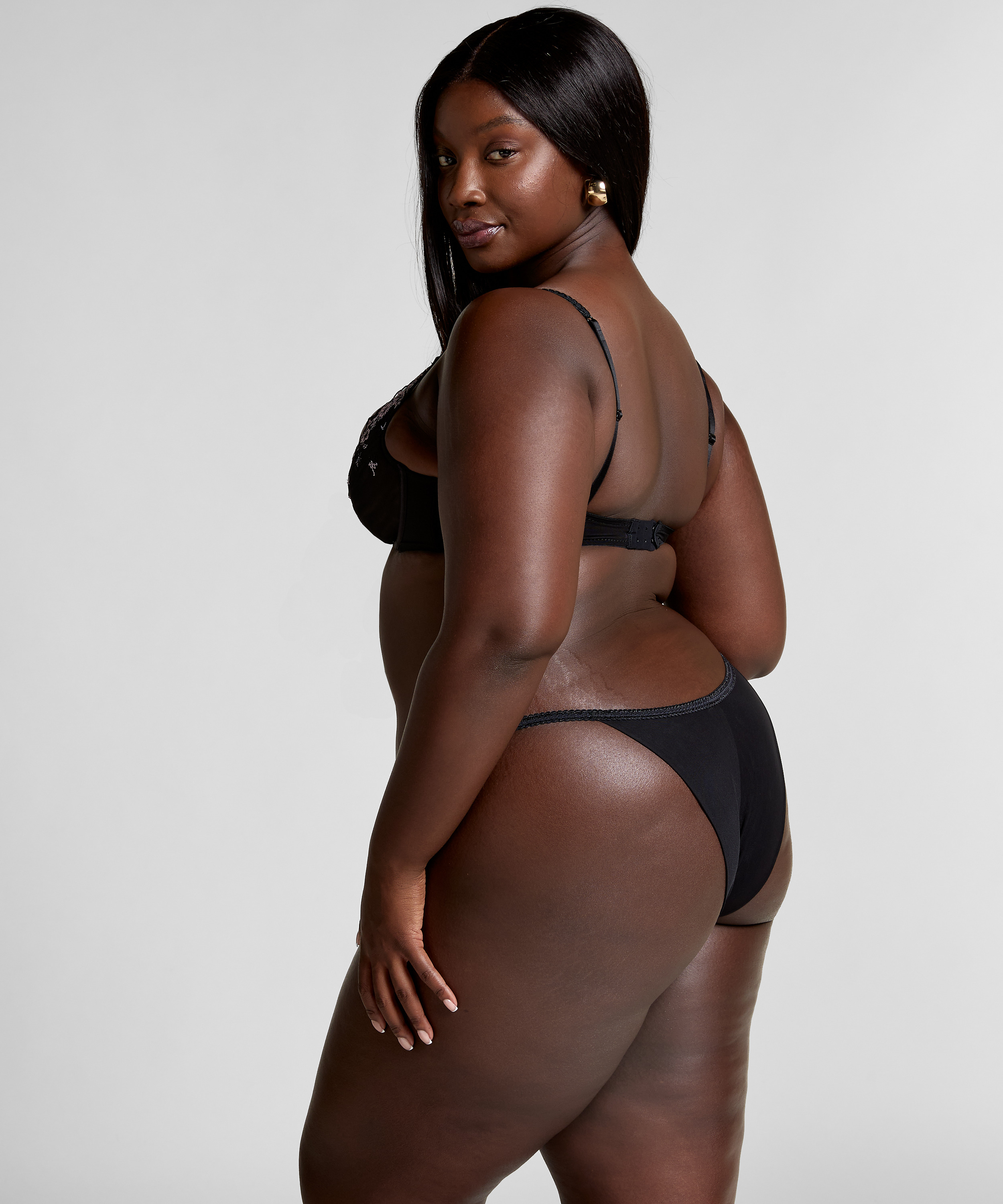 Brazilian Chloe, Zwart, main