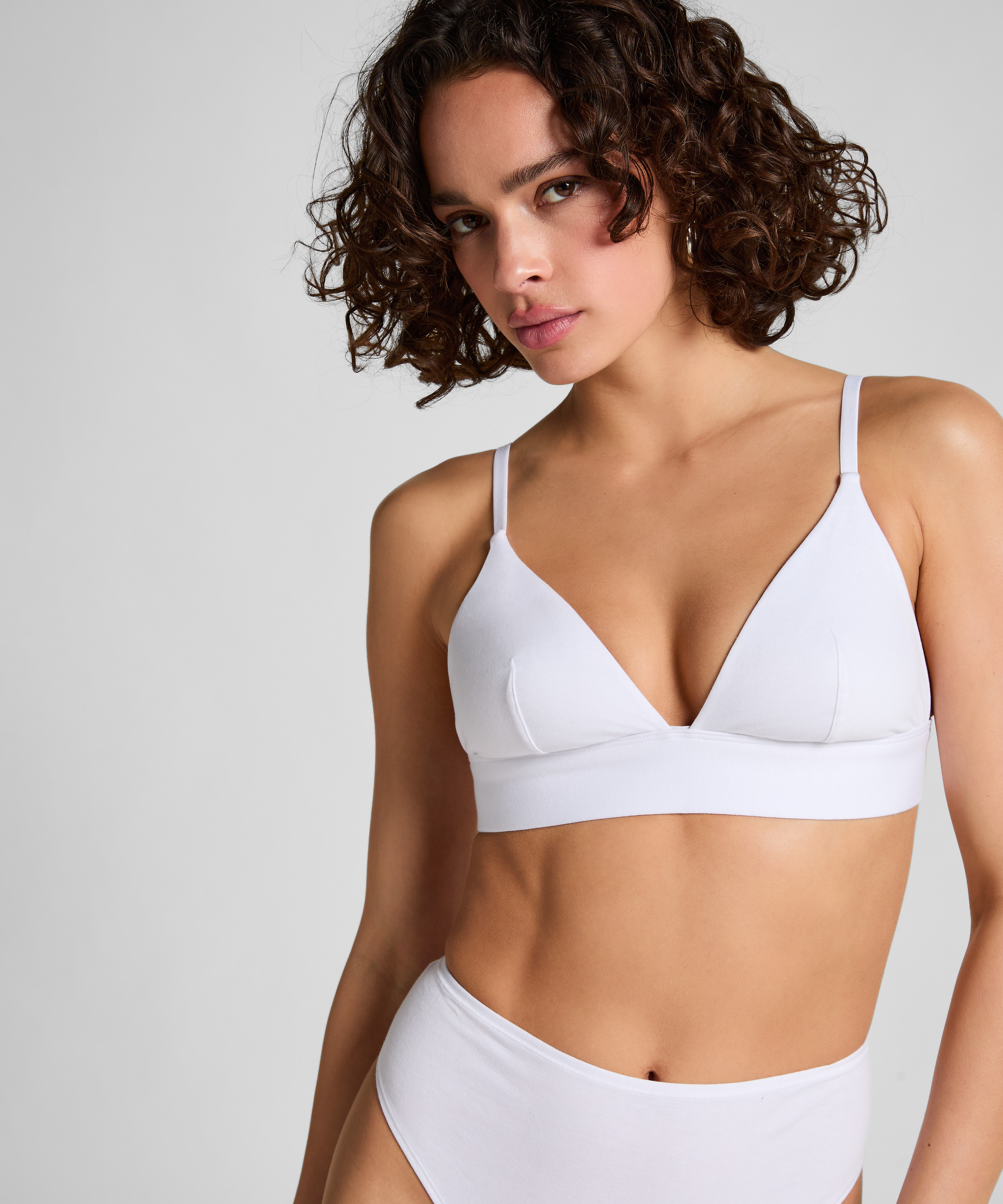 Brassi&egrave;re en coton, Blanc, main