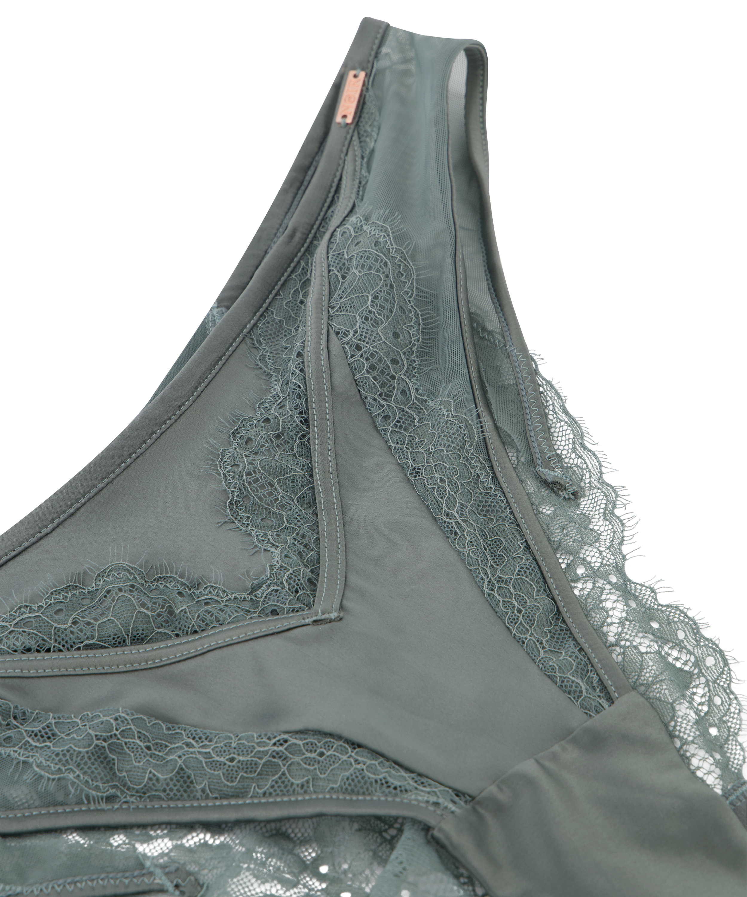 Brazilian Nicole, Groen, main