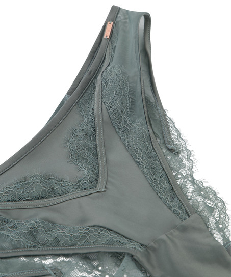 Brazilian Nicole, Groen