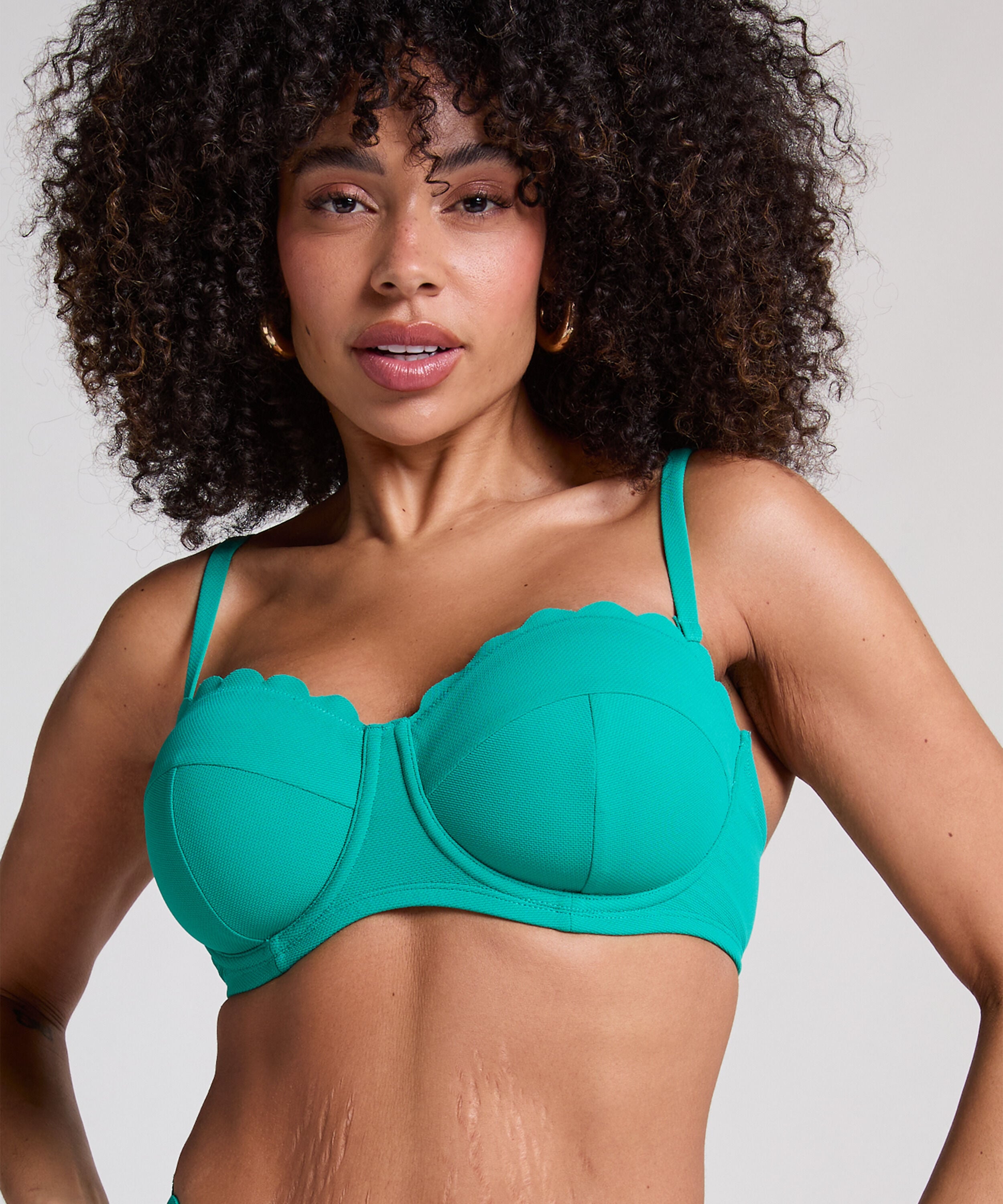 Voorgevormde beugel bikinitop Scallop Cup E +