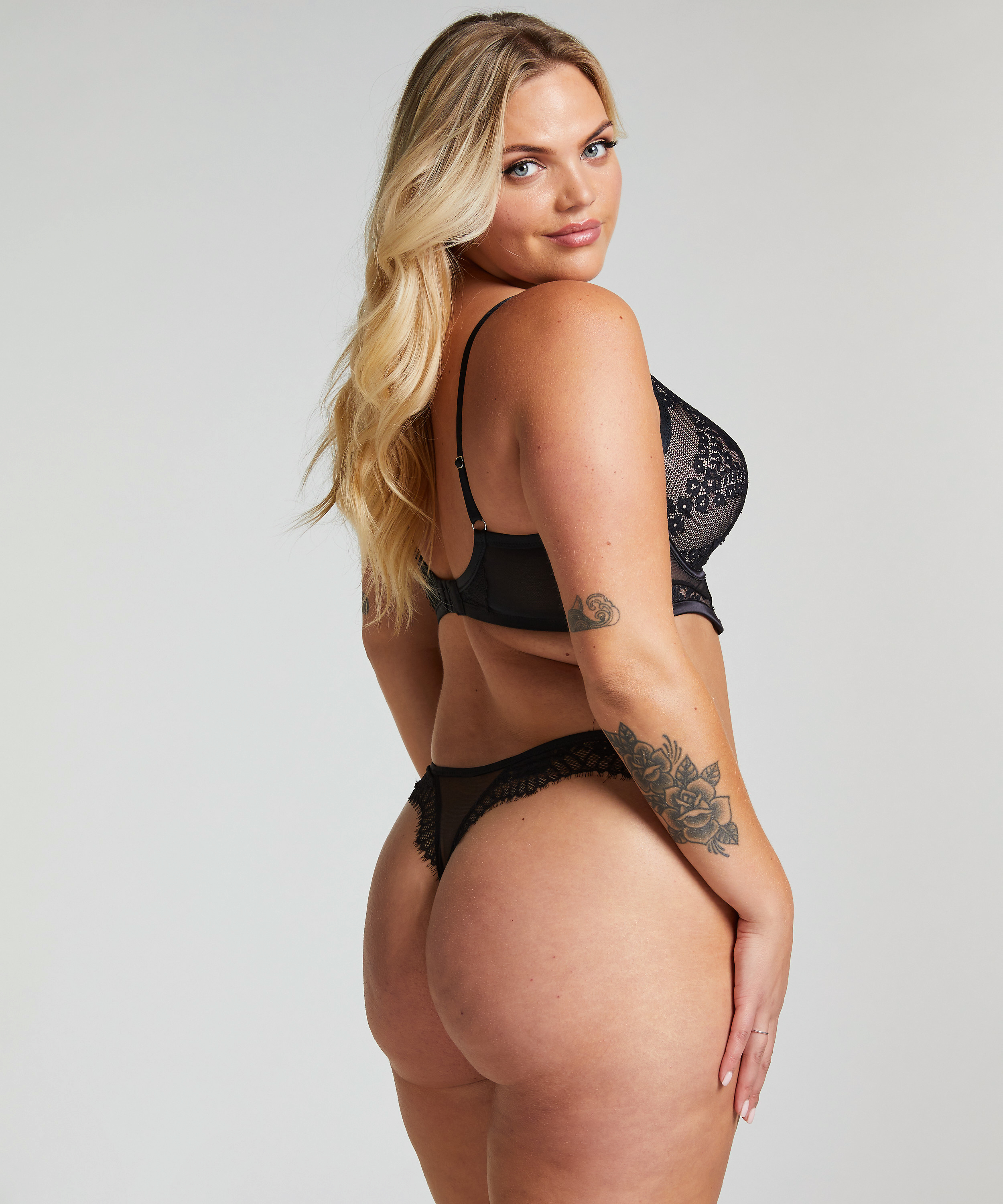 Soutien-gorge à armatures longline push-up préformé Daphne, Noir, main