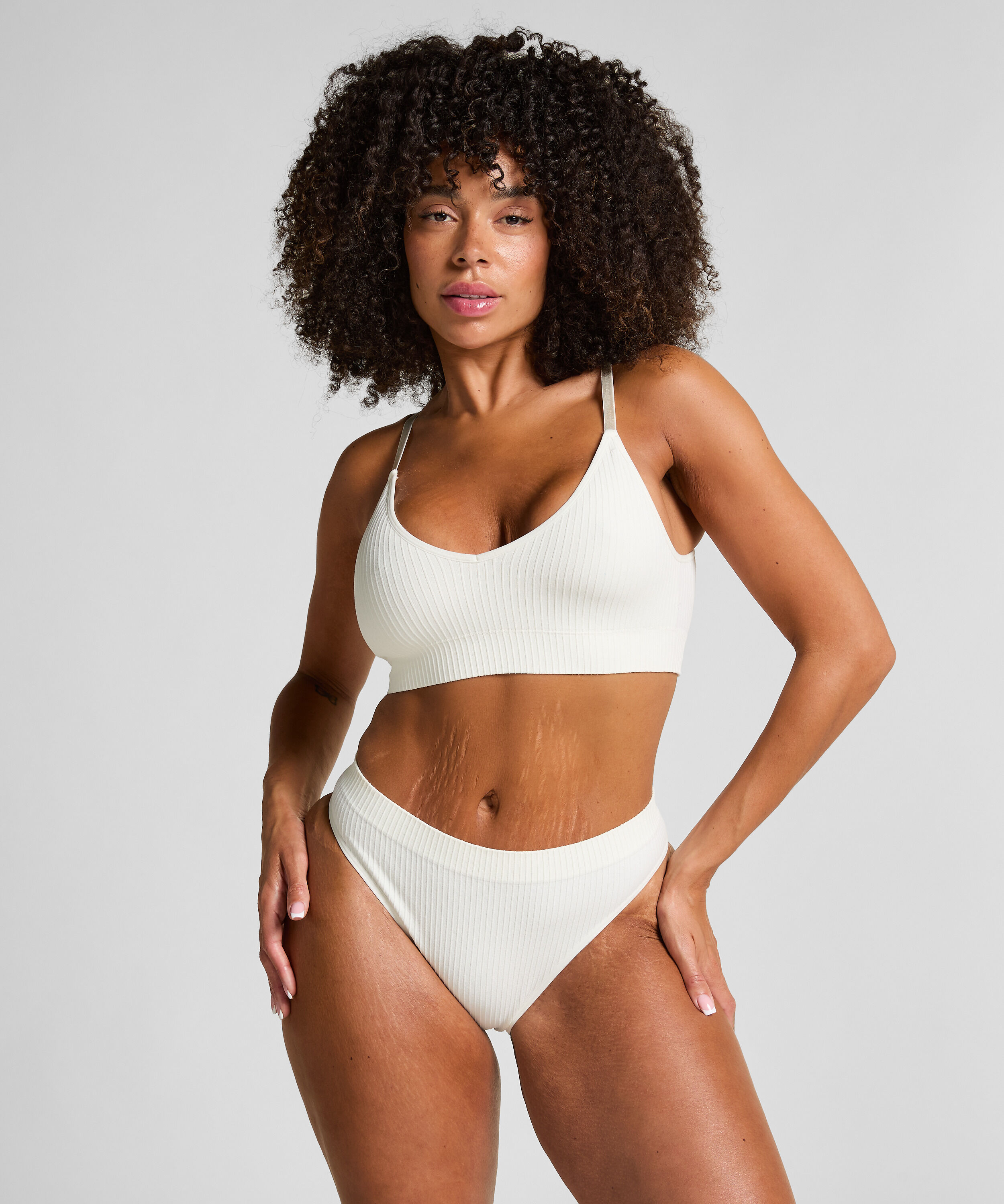 Brazilian Dianne, Wit