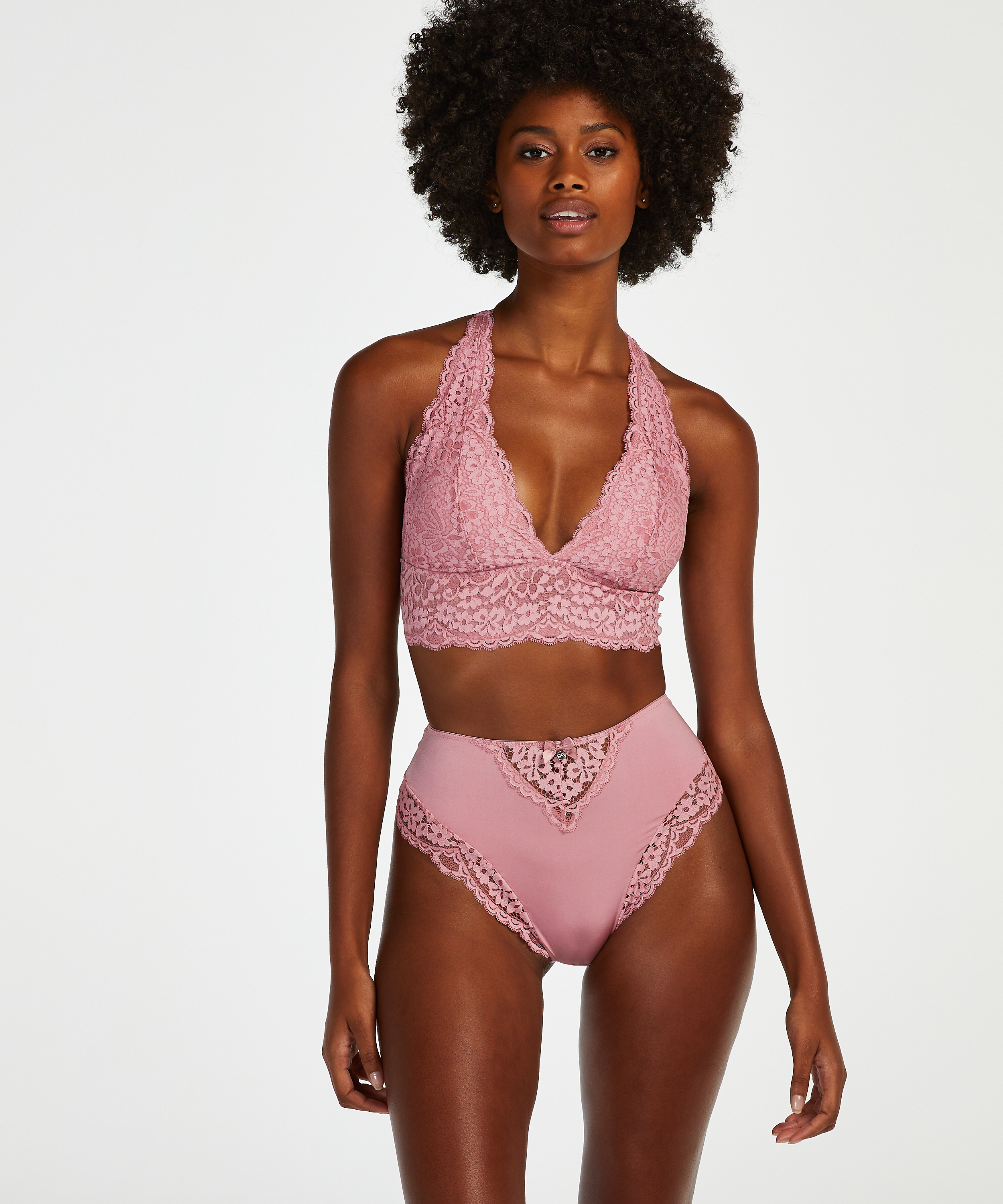 Slip br&eacute;silien haut Rose, Pourpre, main
