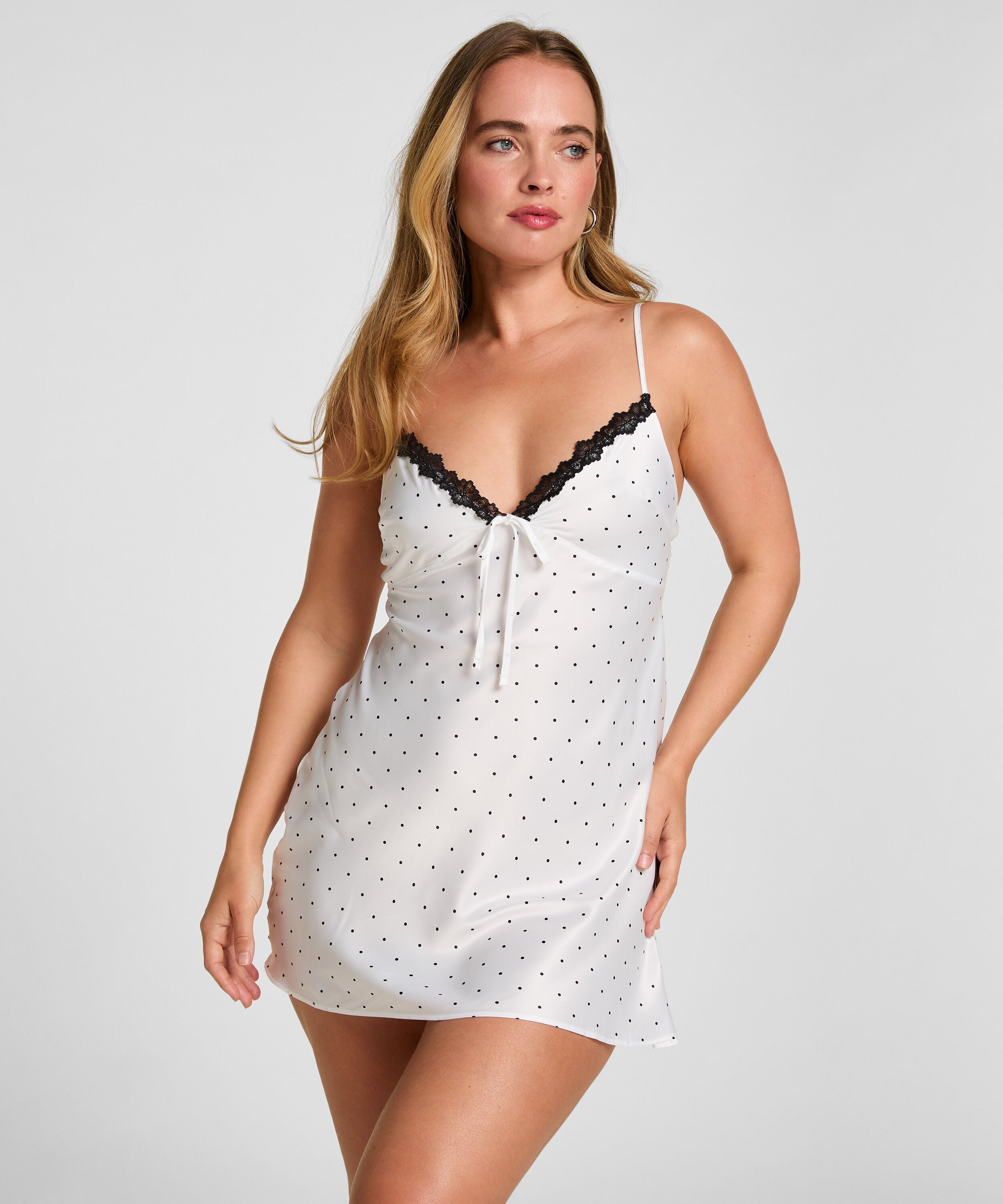 Slipdress Dolly, Wit