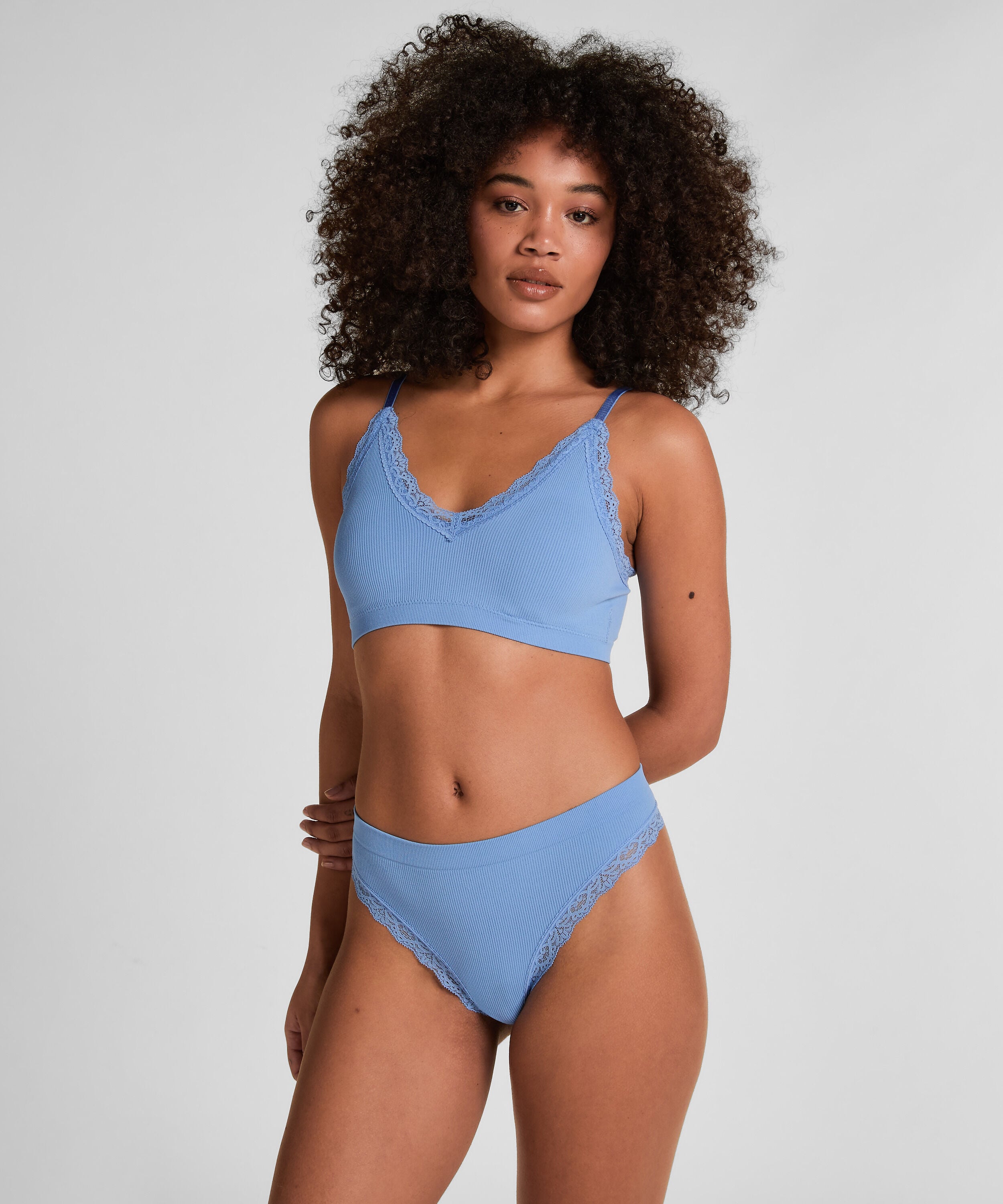 String Lola, Blauw String Lola, Blauw