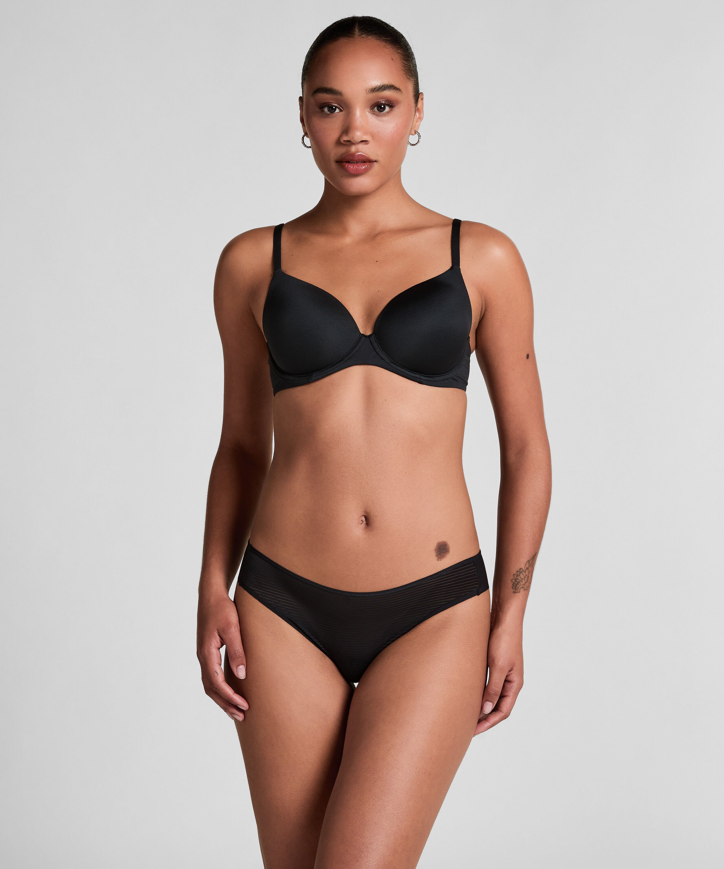 Slip brésilien invisible Stripe mesh, Noir Slip brésilien invisible Stripe mesh, Noir